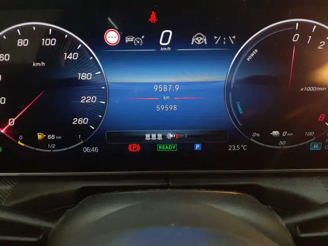 Mercedes-Benz C-Class view 11