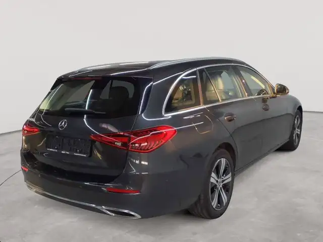 Mercedes-Benz C-Class view 4