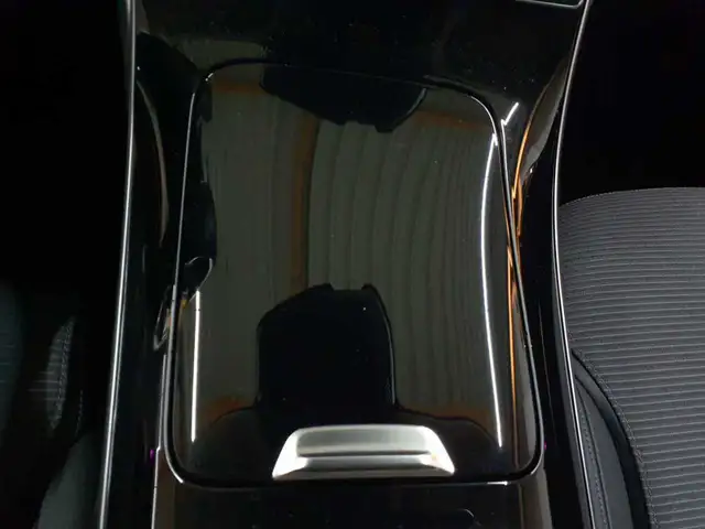 Mercedes-Benz C-Class view 10