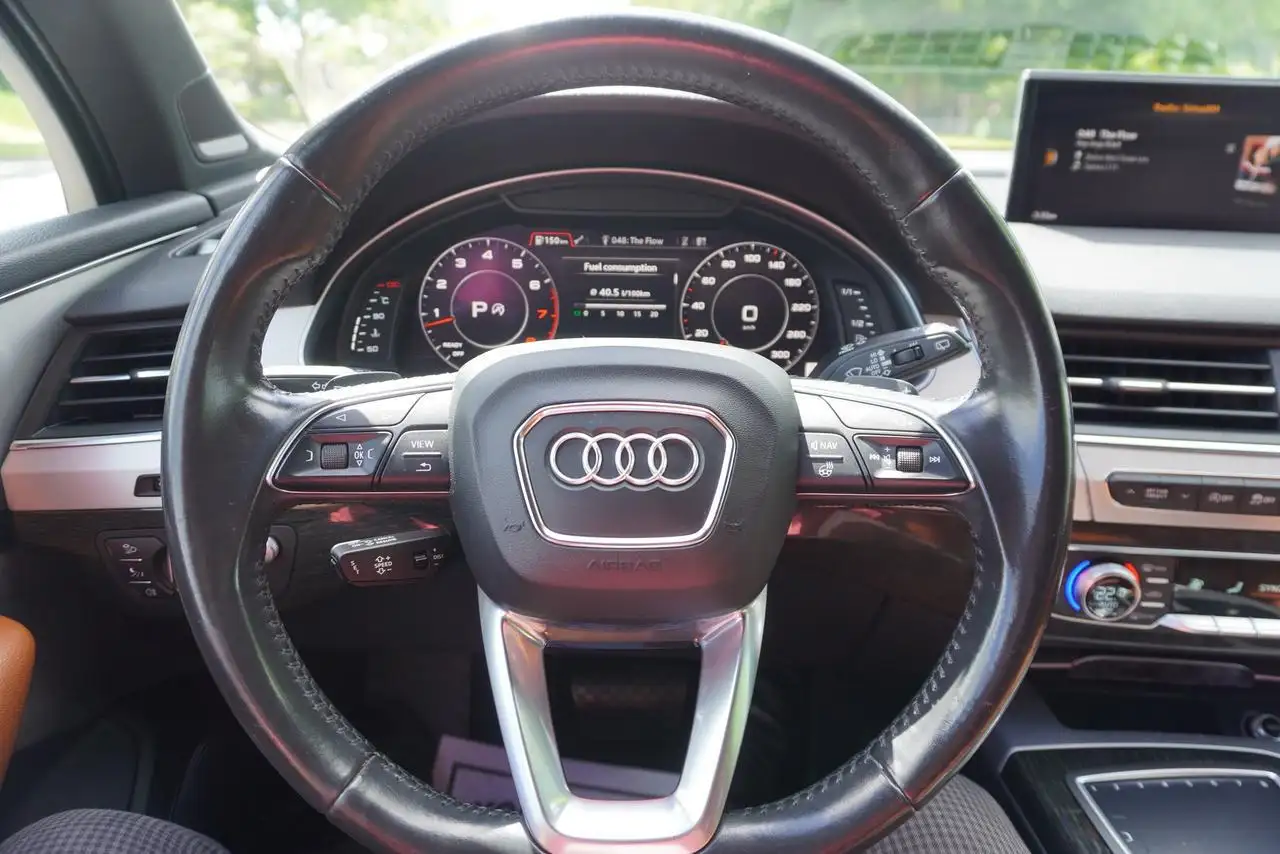 Audi Q7 photo Audi Q7