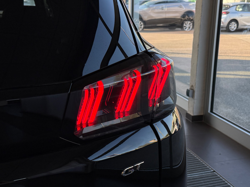 Peugeot 5008 2.0 BlueHDi 180 7-Sitzer*Navi*Rückfahrkamera — photo 8