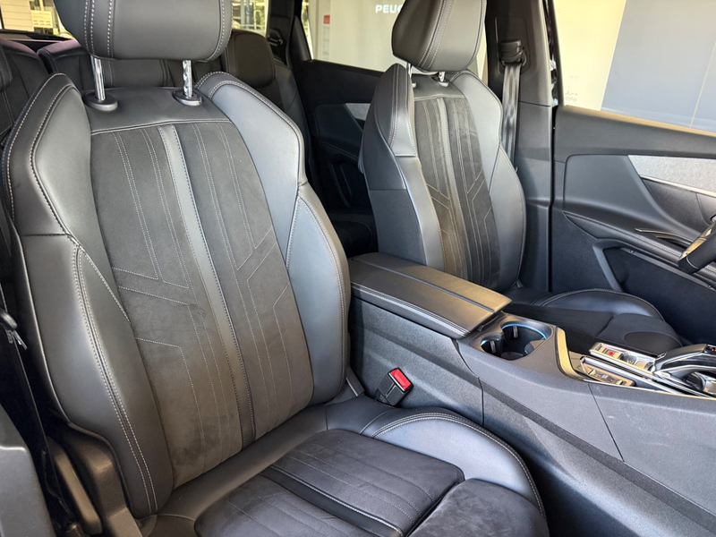 Peugeot 5008 2.0 BlueHDi 180 7-Sitzer*Navi*Rückfahrkamera — photo 15