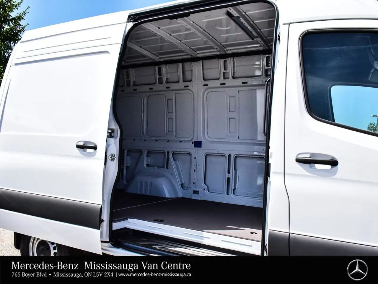 Mercedes-Benz Sprinter снимка Mercedes-Benz Sprinter
