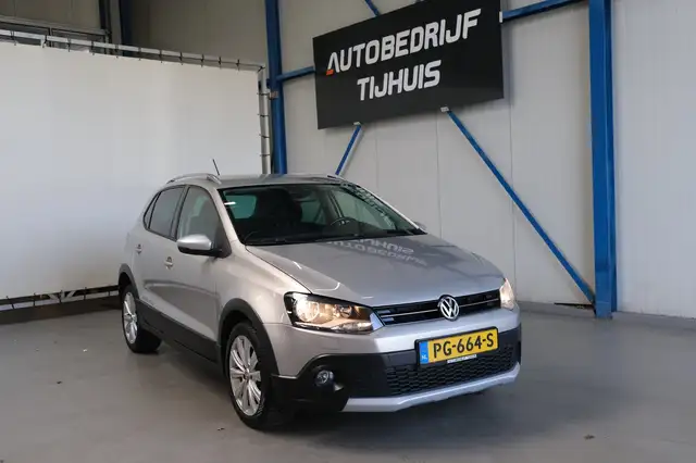 Volkswagen Polo Cross 1.4-16V - Airco, Cruise, Stoelverwarming, Trekhaak
