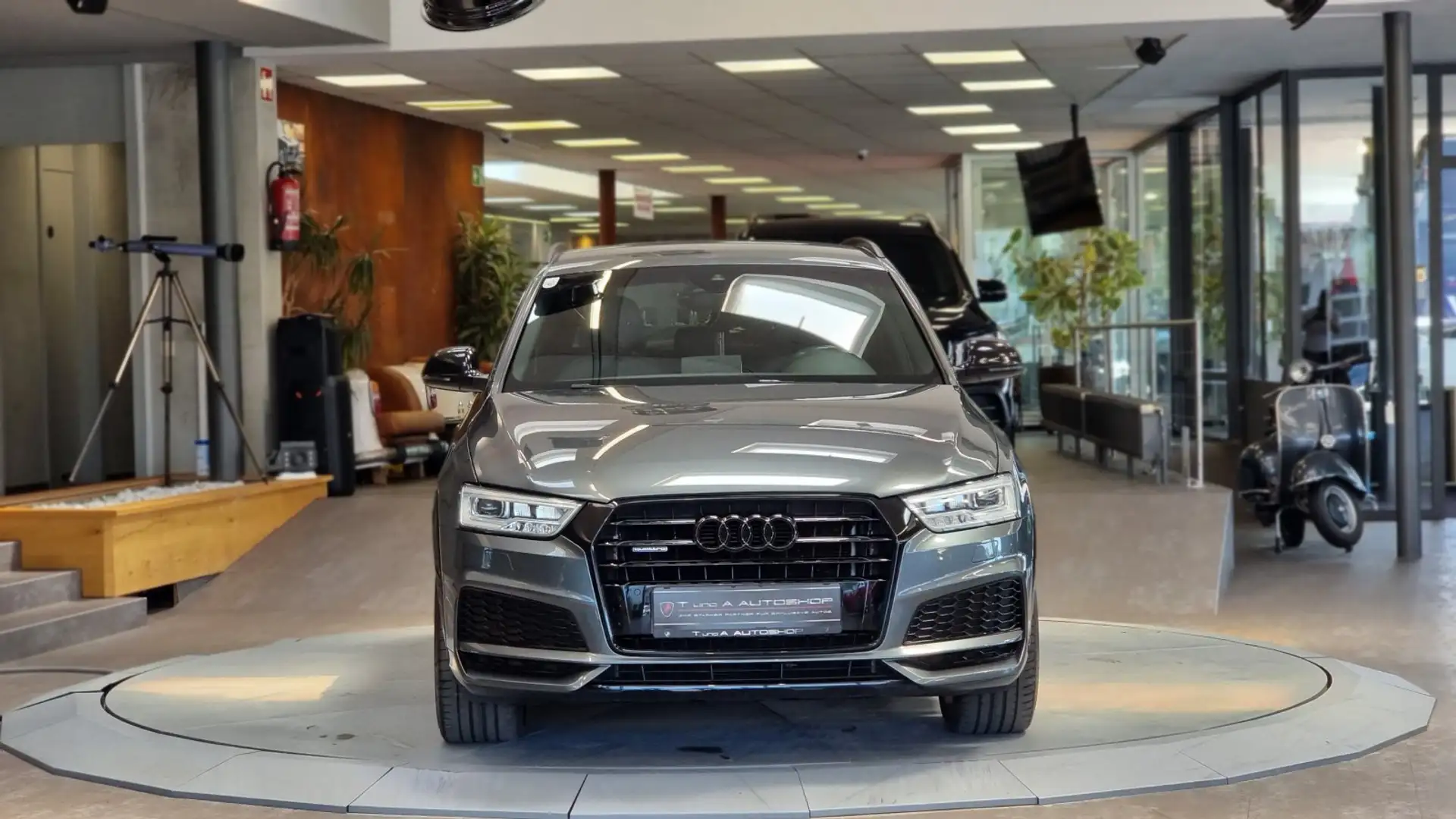 Audi Q3 2.0 TDI quattro 2x S-Line S-Tronic *20Zoll*BOSE*Na Grey - 2