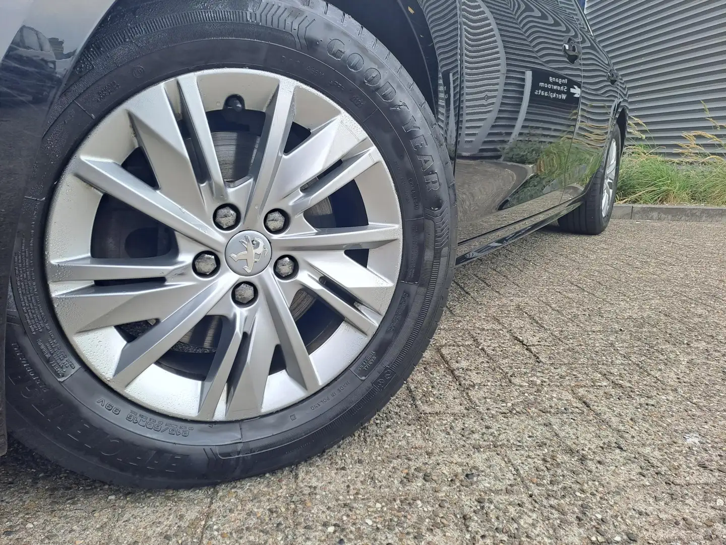 Peugeot 508 SW 1.2 PureTech Blue Lease Active Zwart - 2