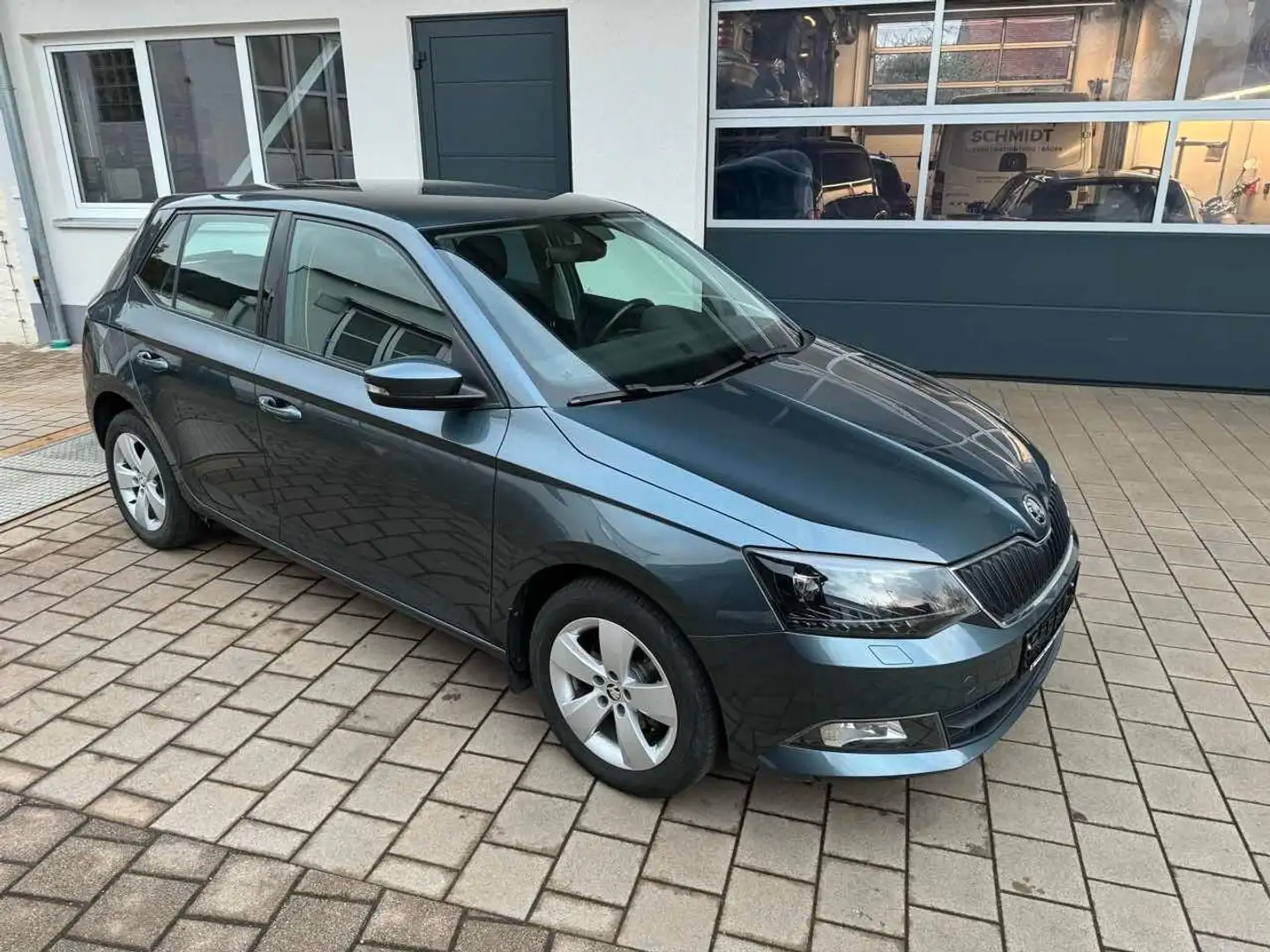 Skoda Fabia Style Klimaautomatik Sitzheizung 8fach Grey - 1