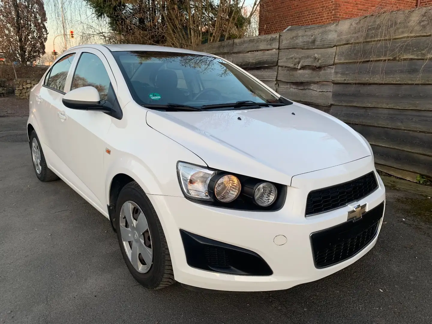 Chevrolet Aveo Aveo 1.6 Automatik Blanc - 1