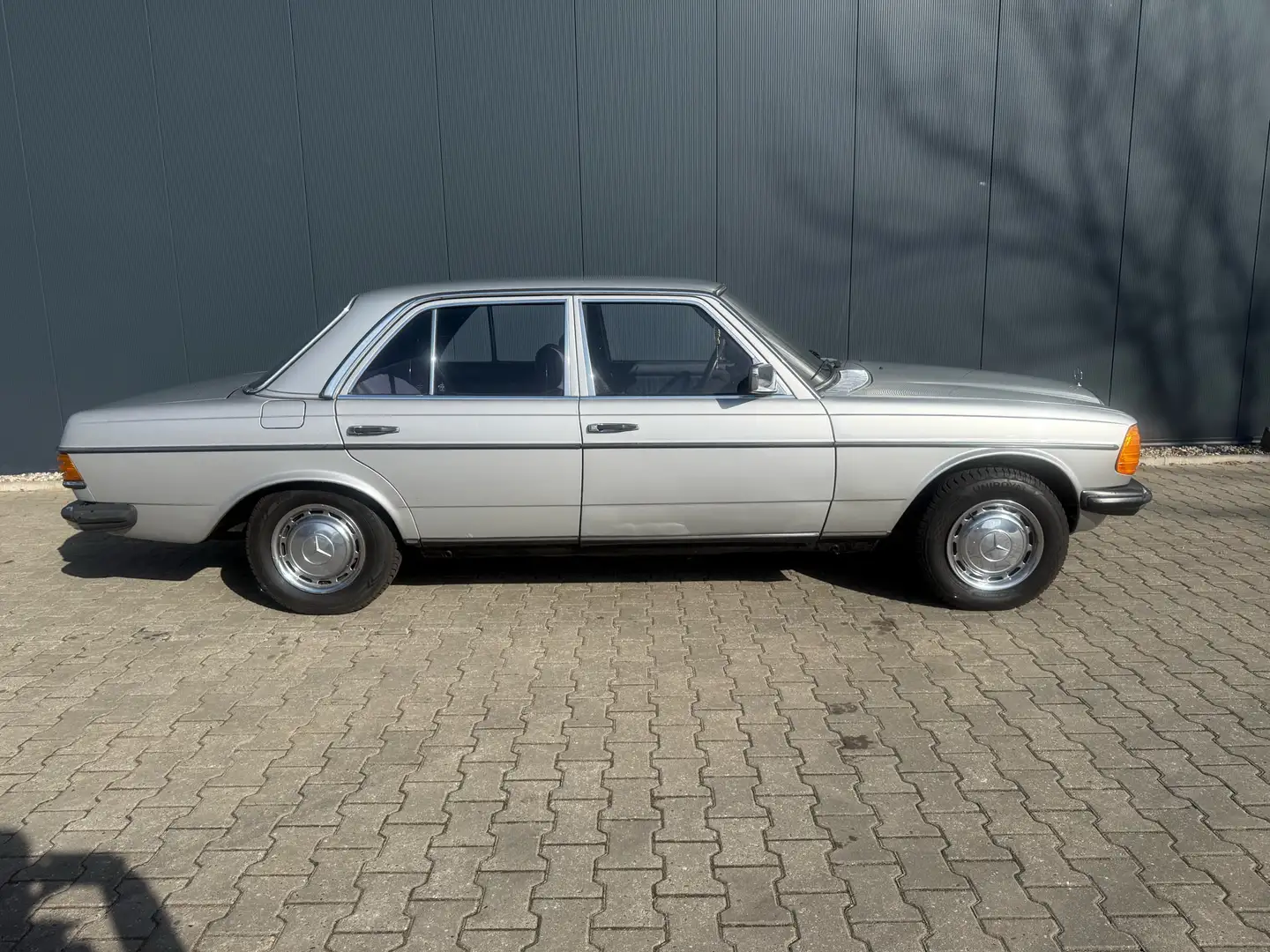 Mercedes-Benz 240 Diesel    automaat APK tot 29-1-2027 Серый - 2