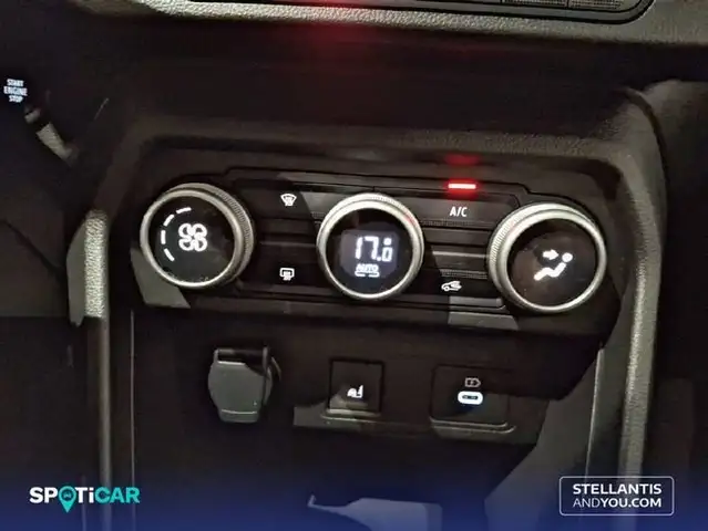 Dacia Sandero view 16