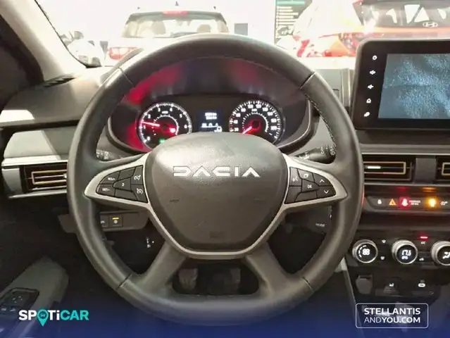 Dacia Sandero view 13
