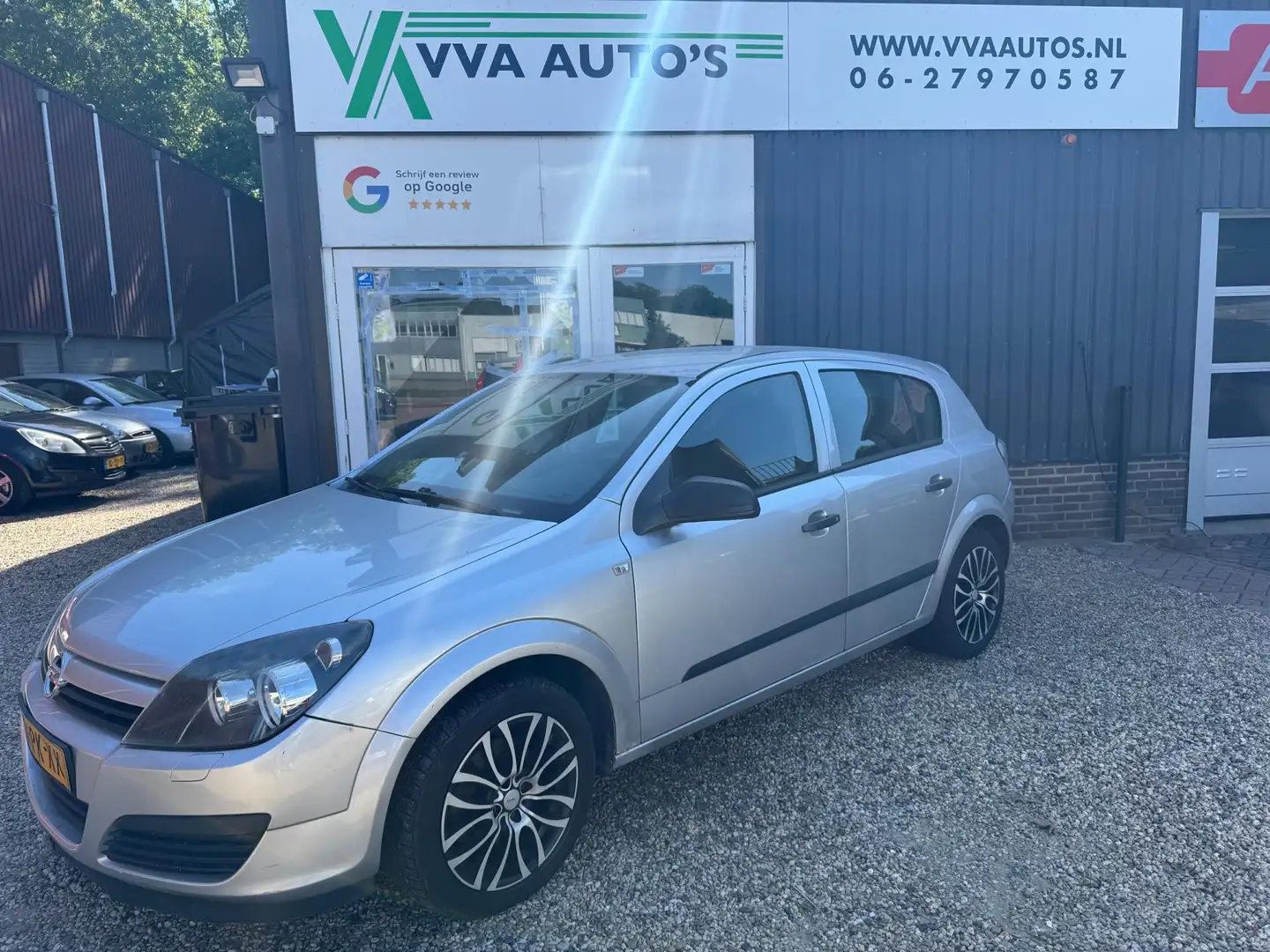 Opel Astra 1.6 AUTOMAAT cruise control,clima,trekhaak,5 deurs Gris - 1