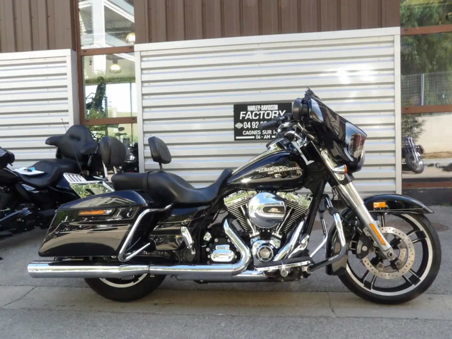Harley-Davidson Street Glide - 1