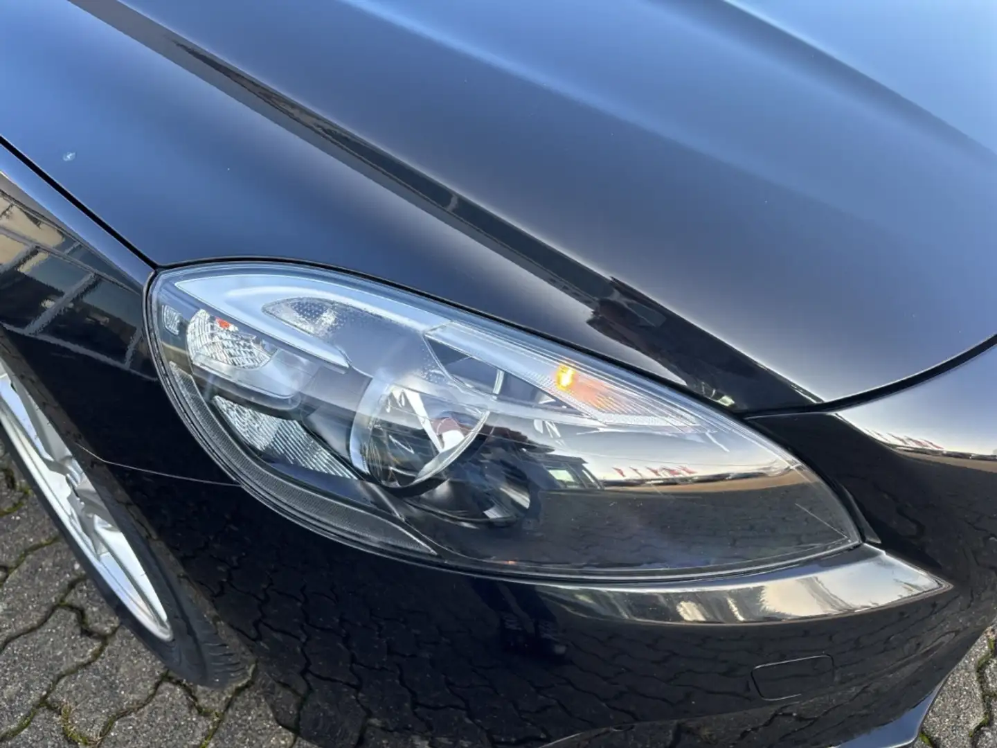 Volvo V40 1.5 T2 AT Kinetic Business Navi Komfort-Paket Noir - 2