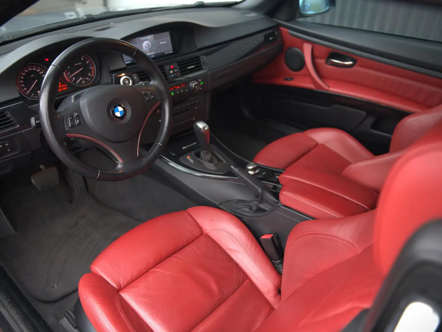 BMW 325 3-serie Cabrio 325i High Executive 218pk Automaat Grey - 2