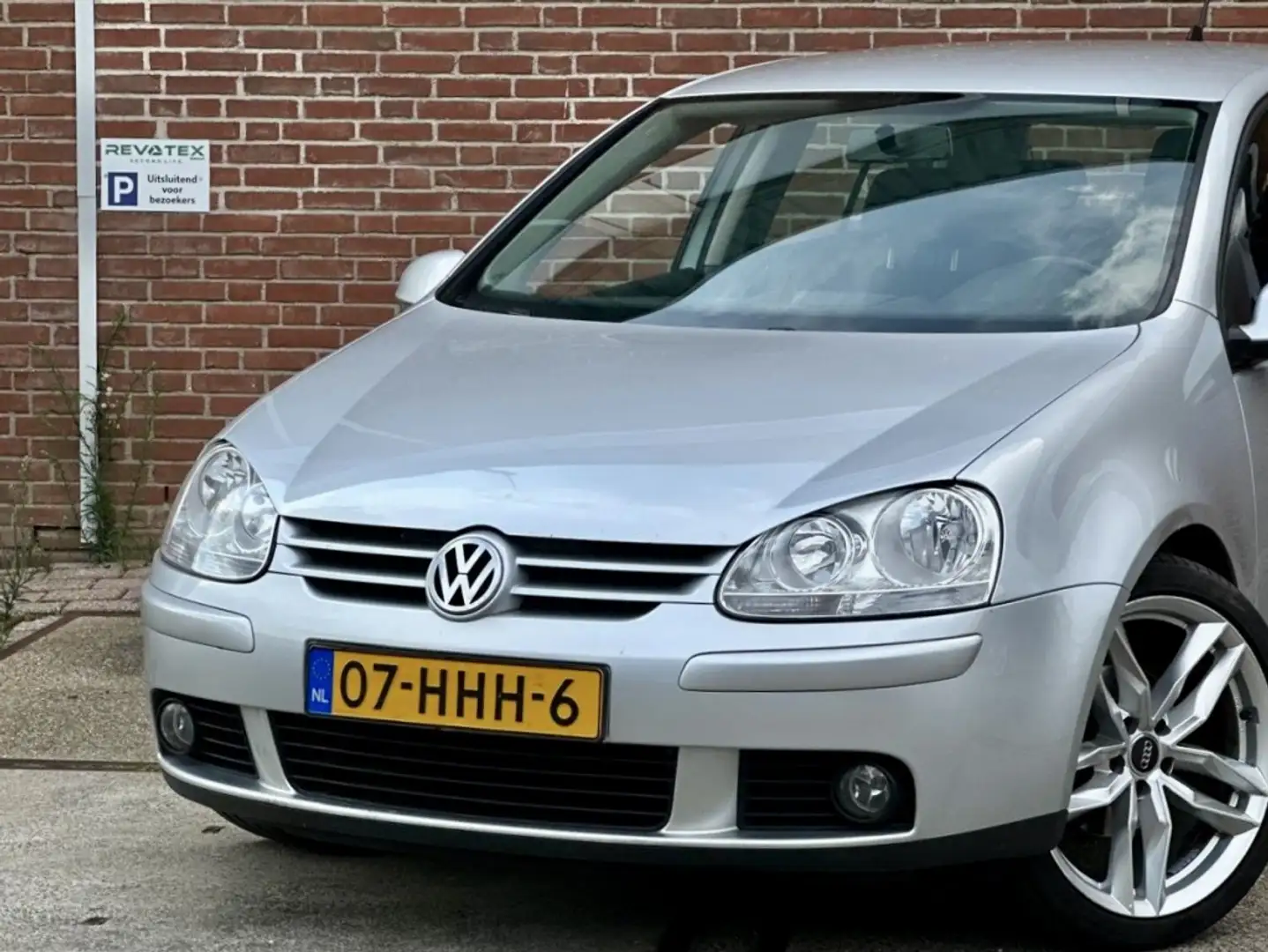 Volkswagen Golf 1.4 TSI Trendline Gris - 2