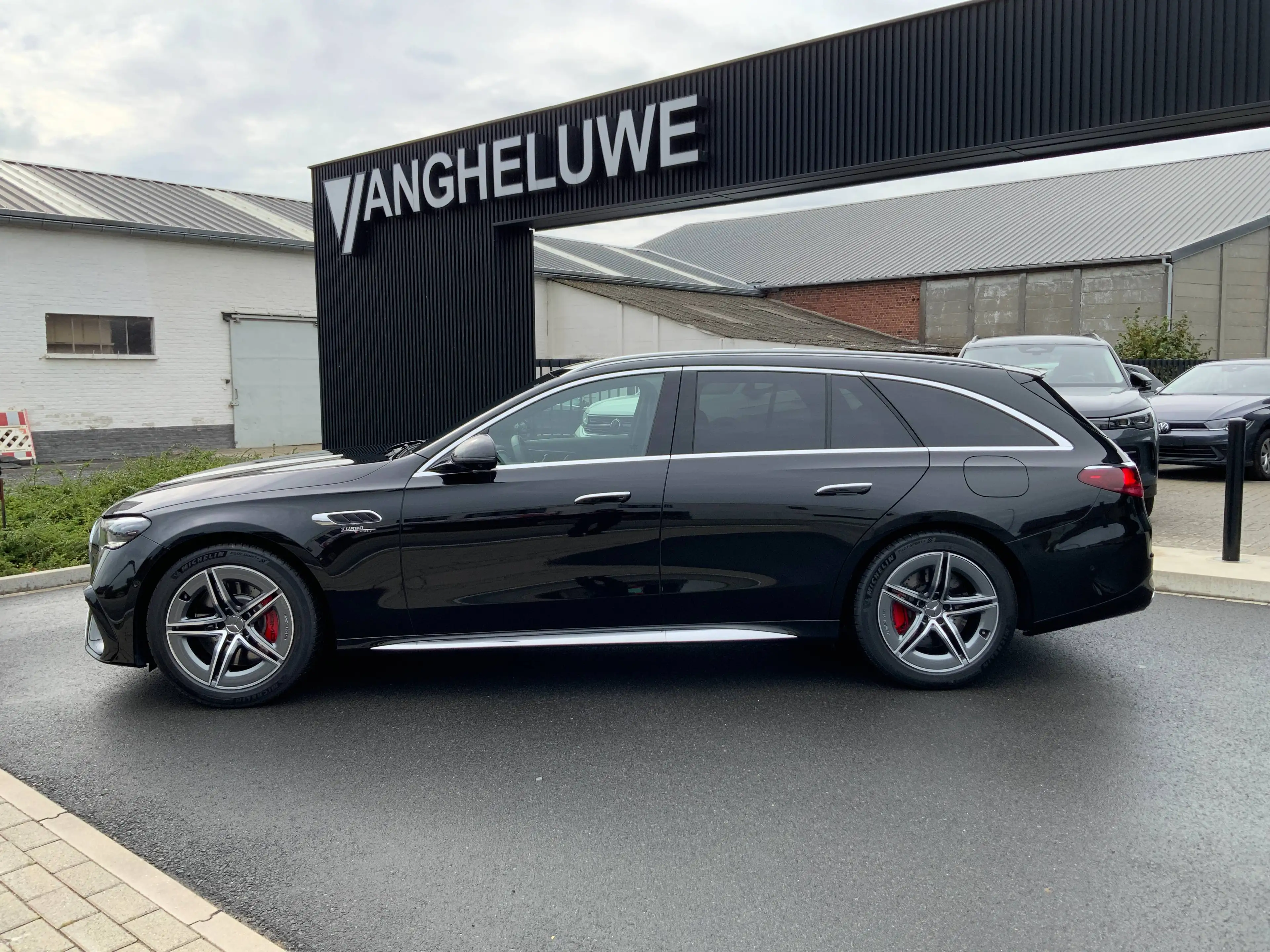 Mercedes-Benz E 53 AMG T HYBRID 4Matic+ AMG SPEEDSHIFT TCT 9G