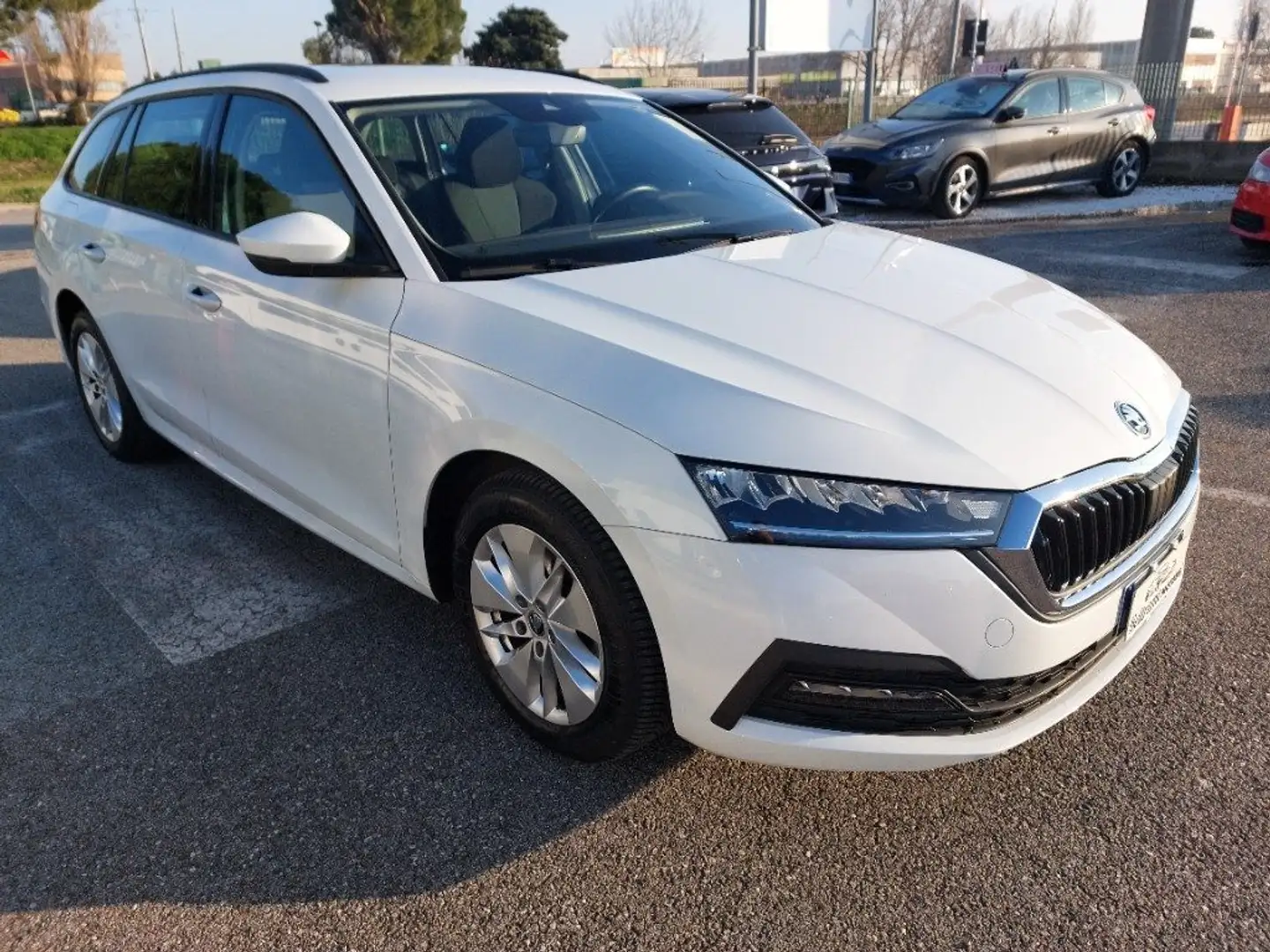 Skoda Octavia 2.0 TDI EVO SCR 150 CV DSG Wagon Executive Bianco - 2