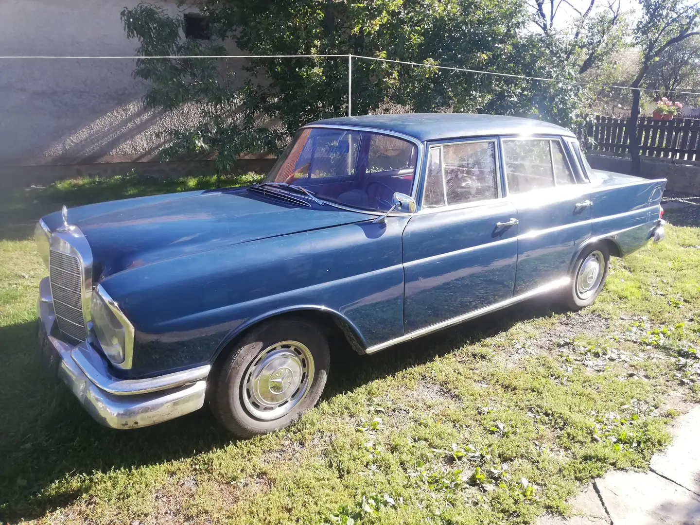 Mercedes-Benz Sonstige 220b W111 Blau - 1
