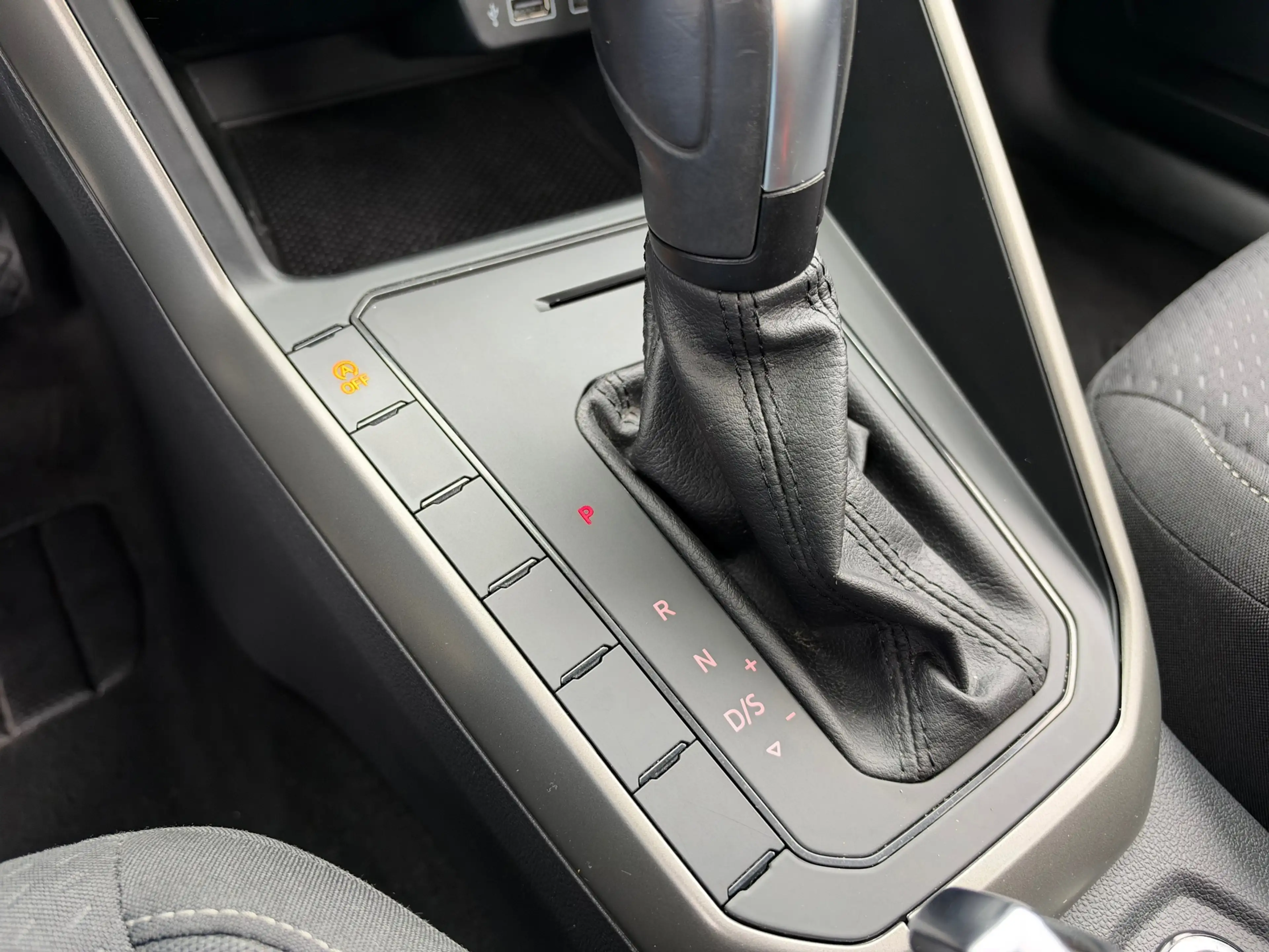 Volkswagen Polo 1.0 TSI Comfortline AUTOMAAT/ CARPLAY — photo 14