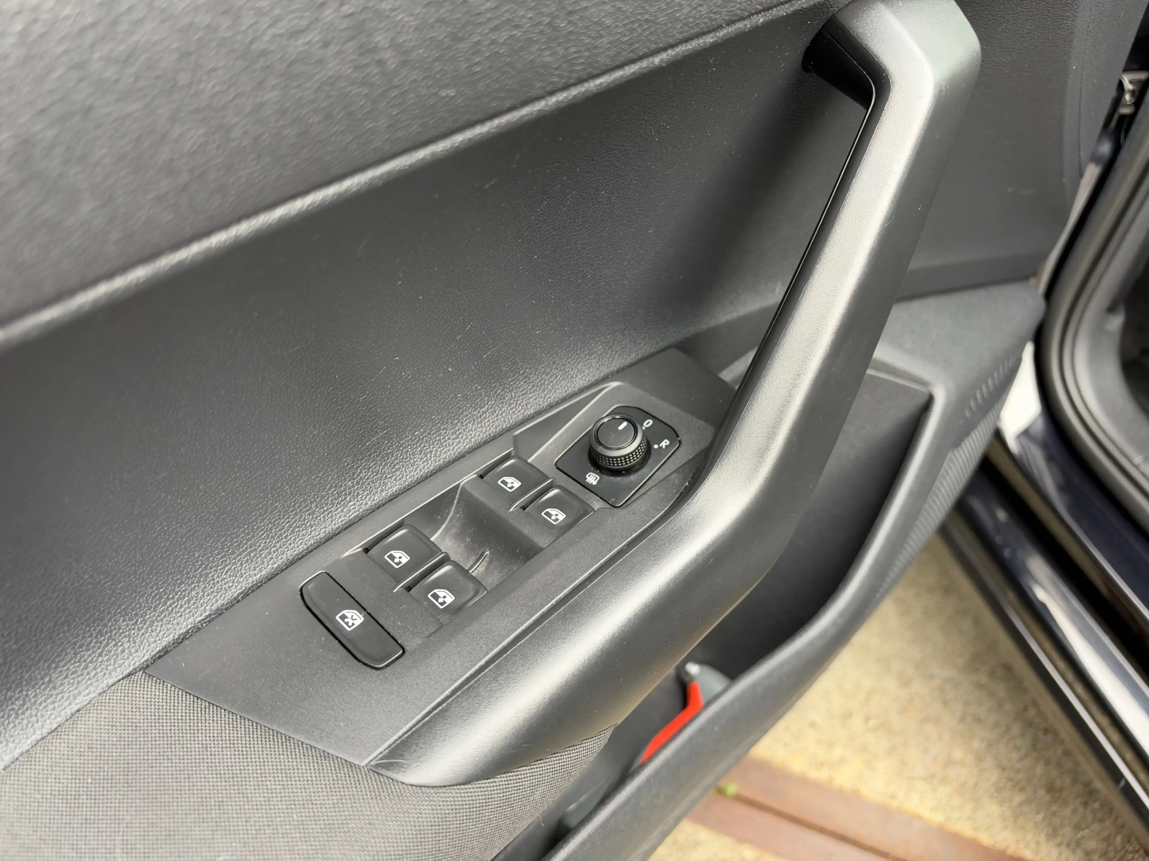 Volkswagen Polo 1.0 TSI Comfortline AUTOMAAT/ CARPLAY — photo 9