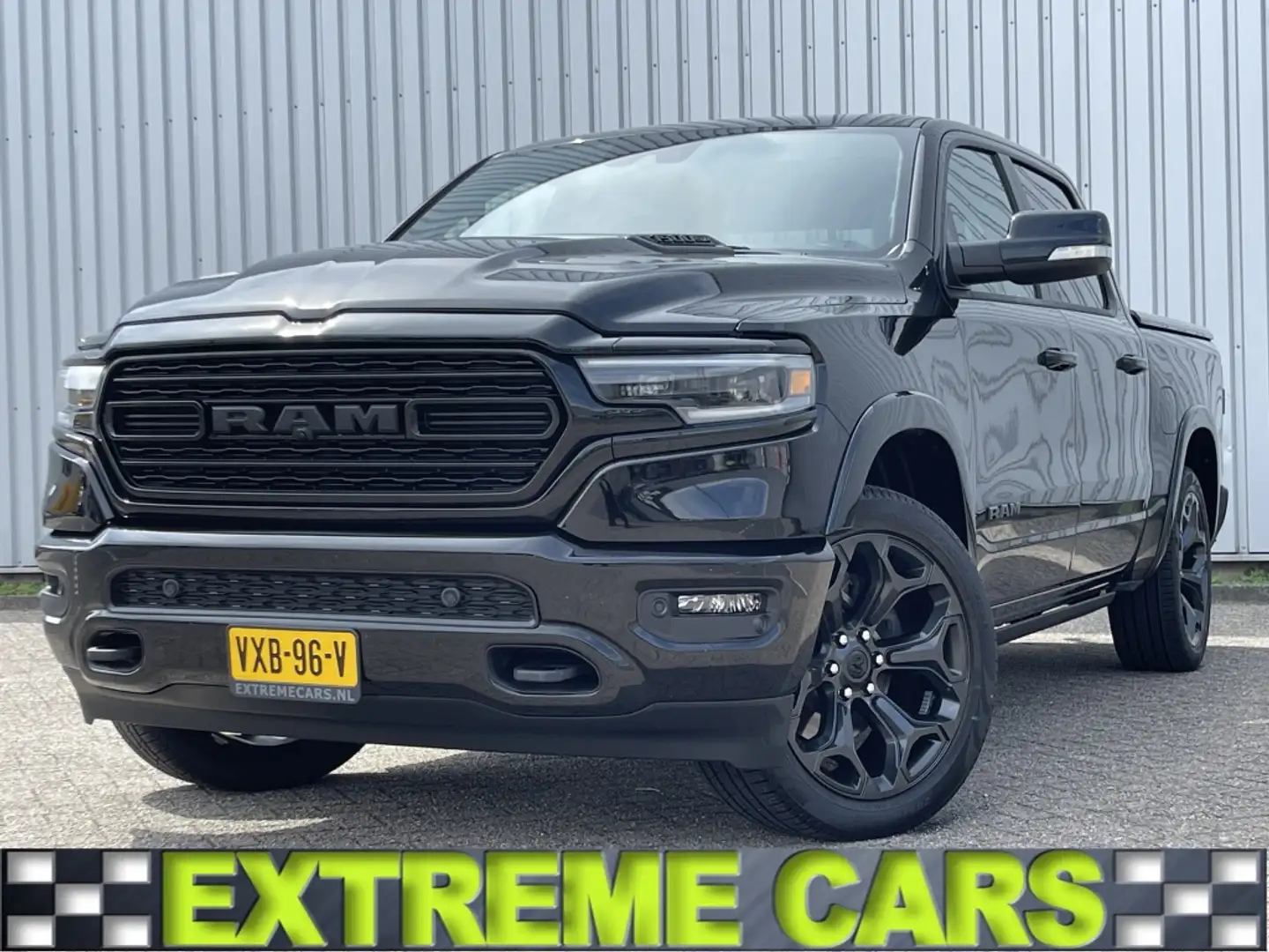 Dodge RAM 1500 pick up Limited Crew Cab 4x4 LPG Night Zwart - 1