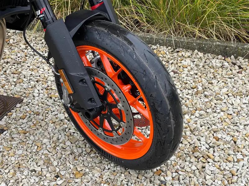 KTM 890 SMT - foto 3