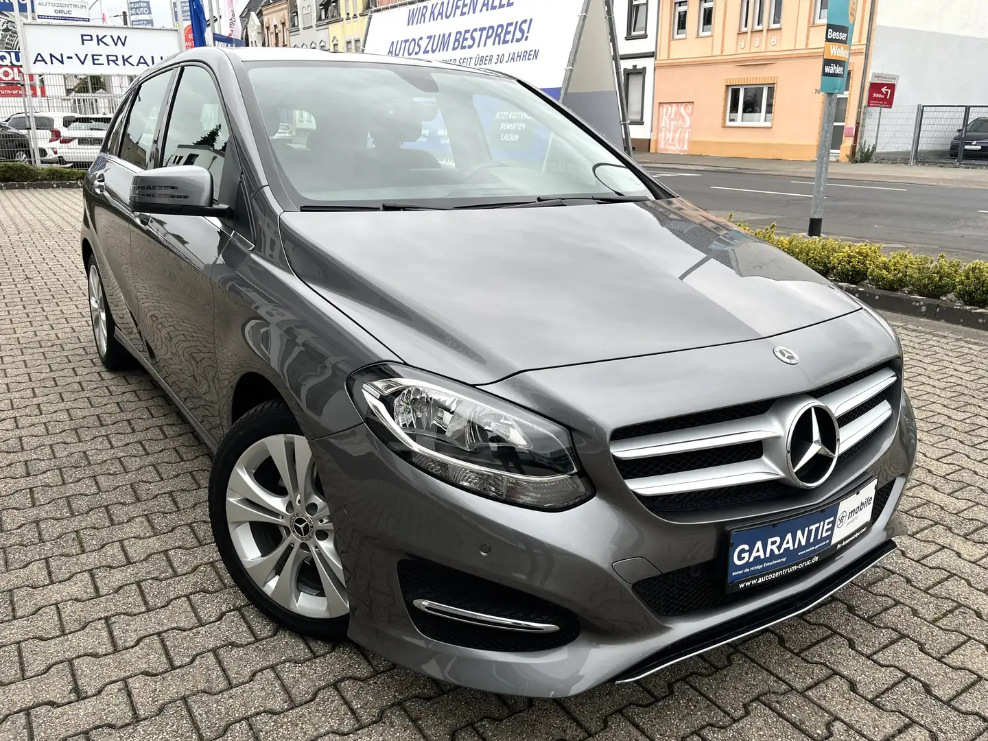 Mercedes-Benz B 180 Urban *Navi*Klima*LM17"Allwetter* Grau - 2