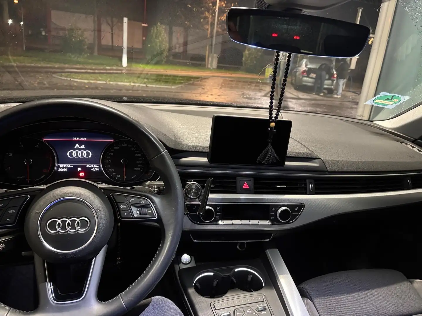Audi A4 Avant 35 TDI S tronic Schwarz - 1