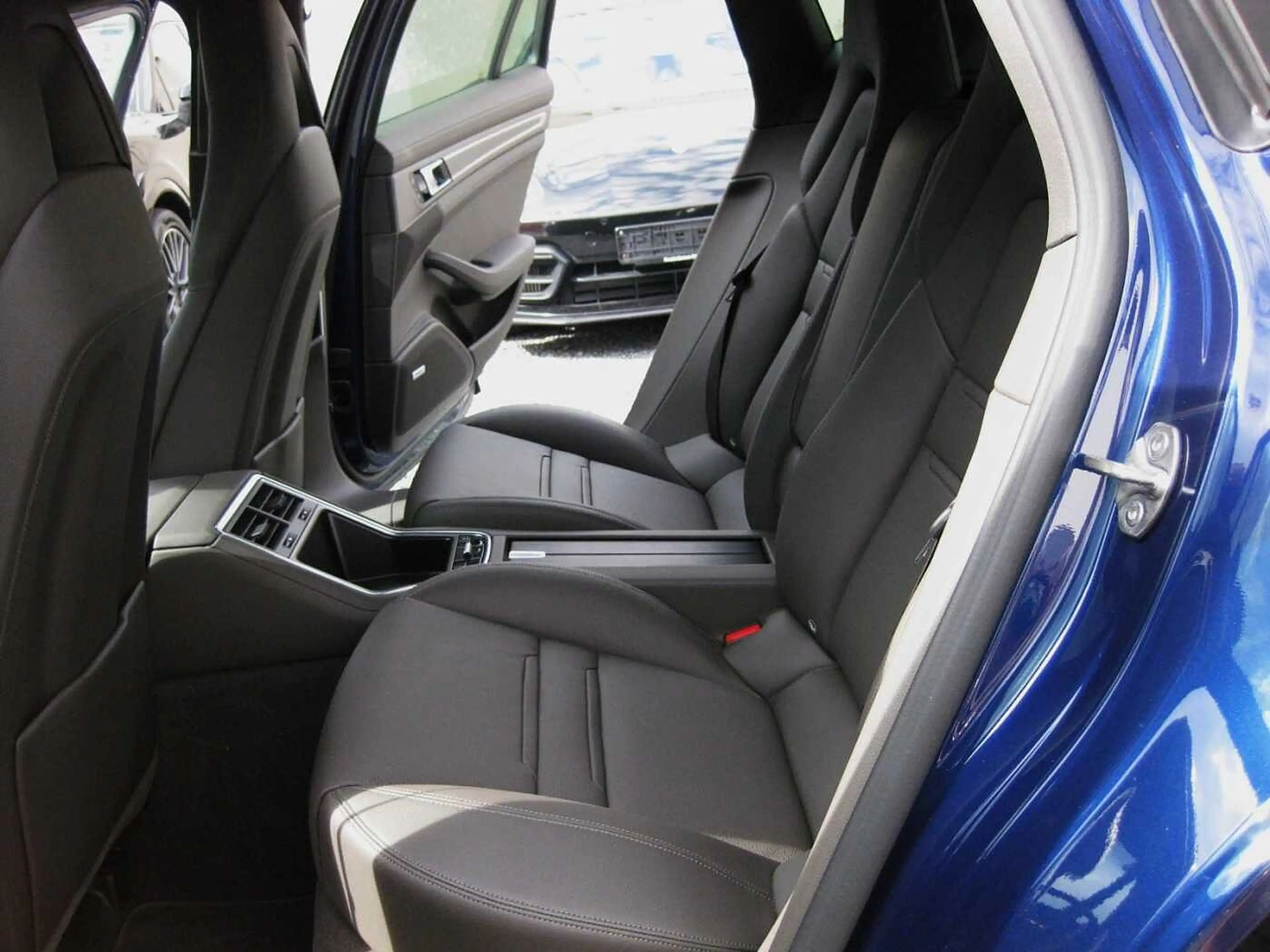 Porsche Panamera 4 Platinum Edition 1HD dt. Fzg — photo 8