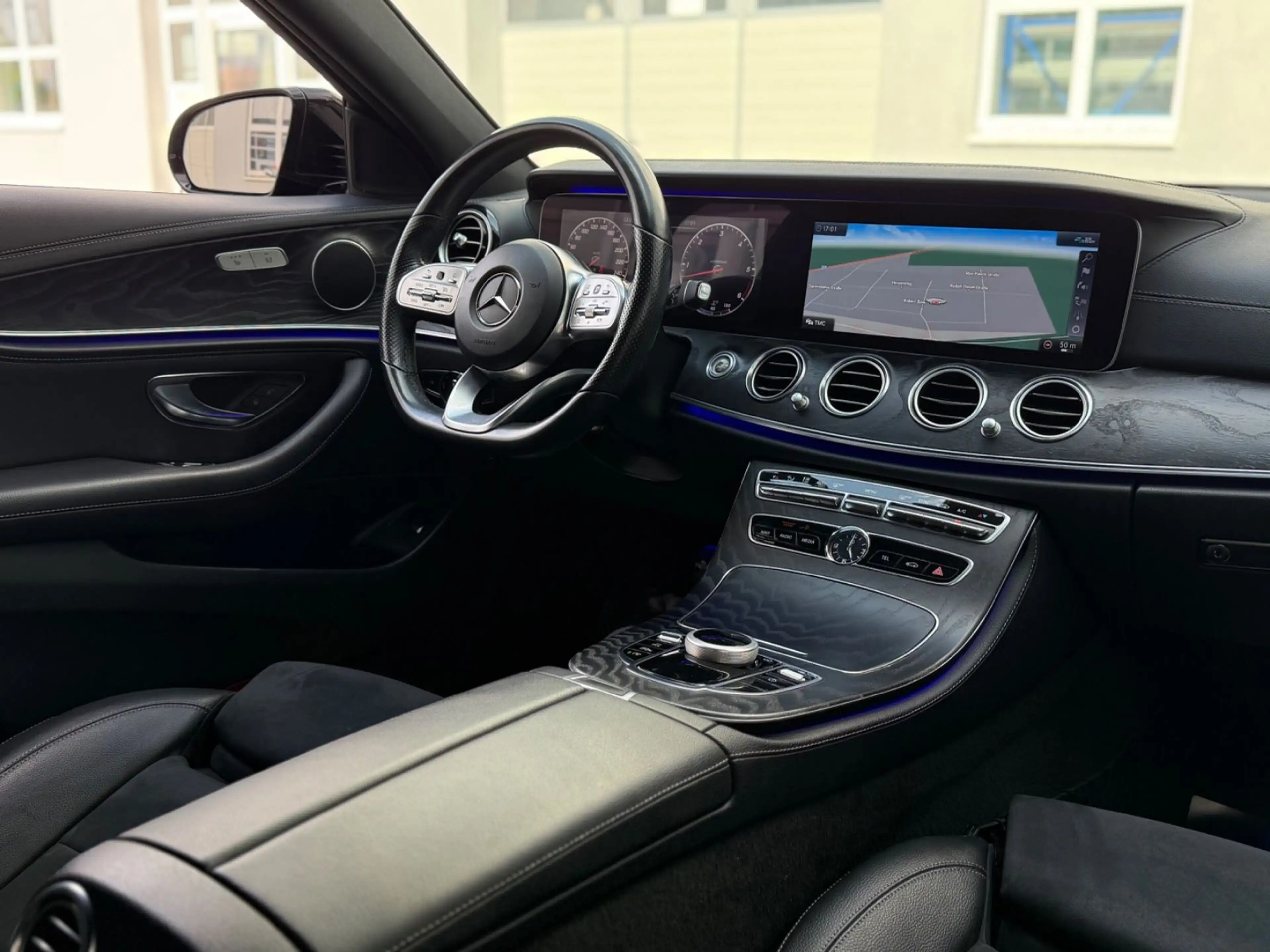 Mercedes-Benz E 400 d Limousine 4Matic 9G AMG NIGHT *AHK*KAMERA — photo 7