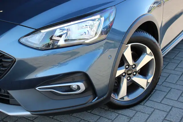 Ford Focus view 4