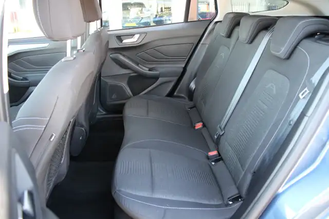 Ford Focus view 18