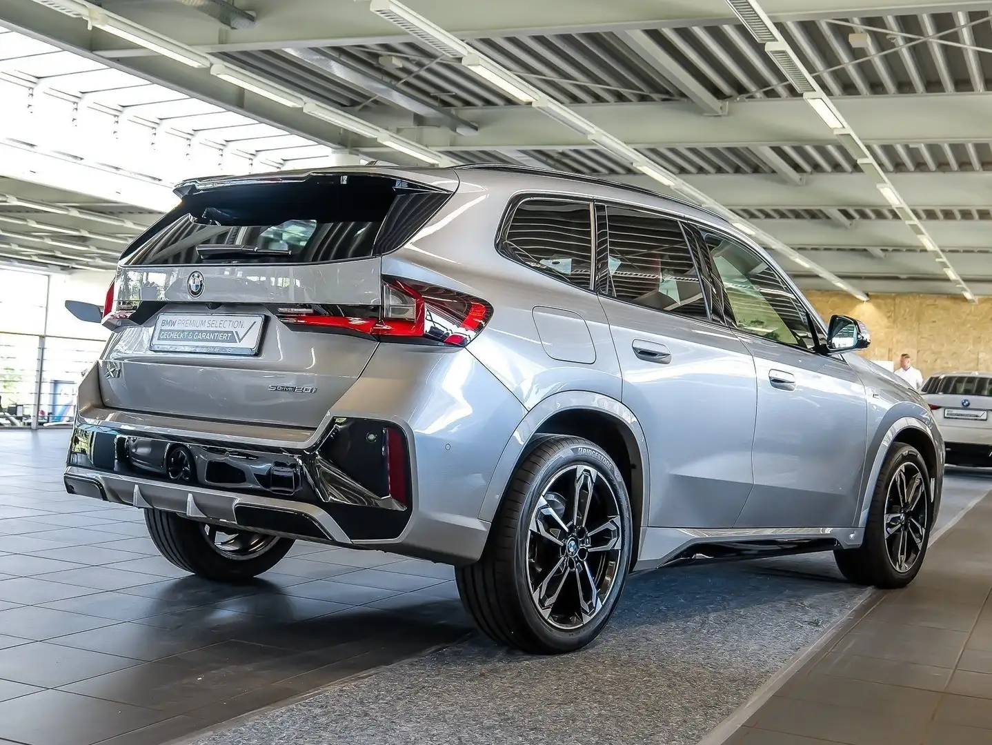 BMW X1 sDrive20i M Sport HUD PANO RFK NAVI LED DAB Grau - 2