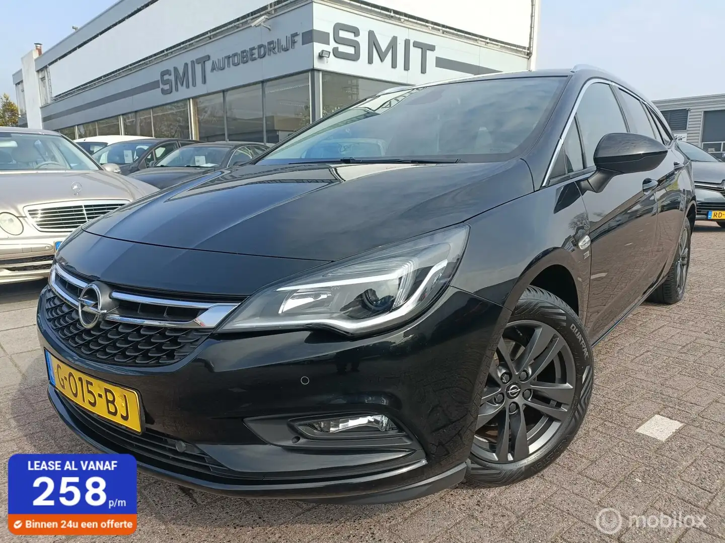 Opel Astra Sports Tourer 1.4 Turbo 120 Jaar Edition Trekhaak Negro - 1