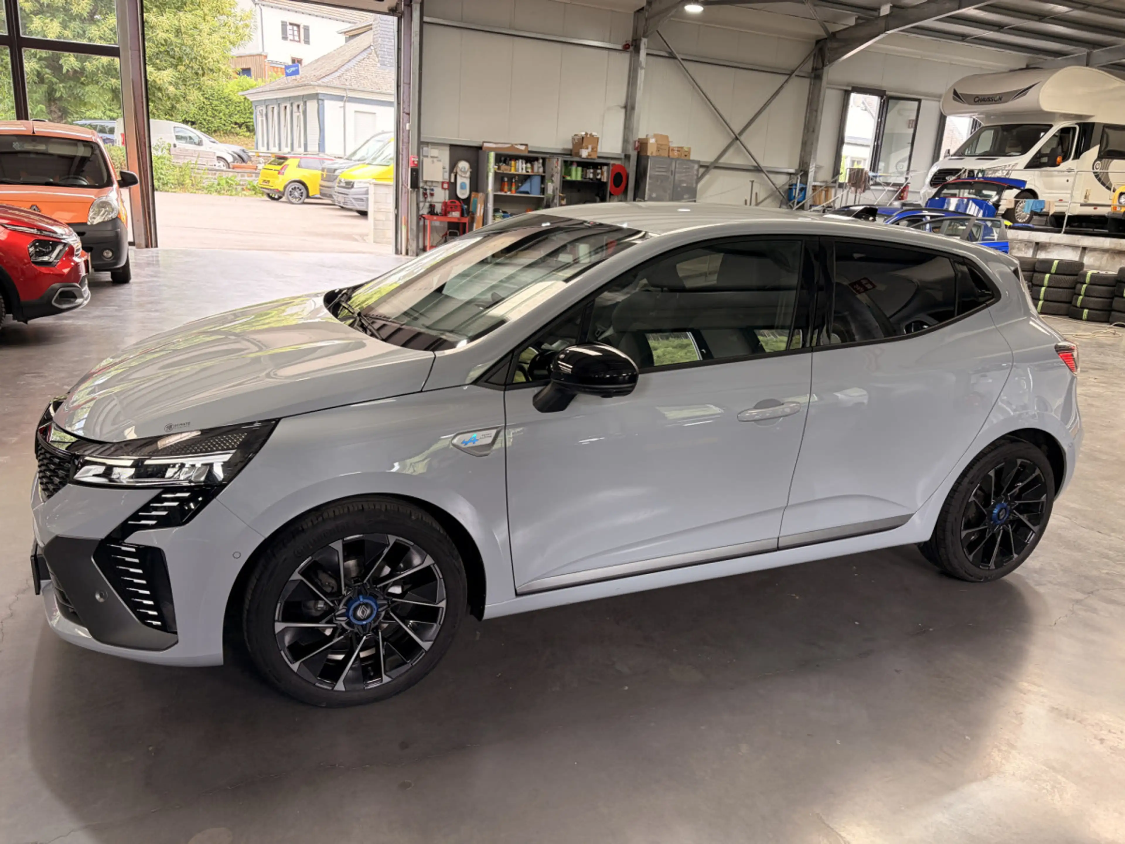Renault Clio V 1.0 TCe Esprit Alpine — photo 6