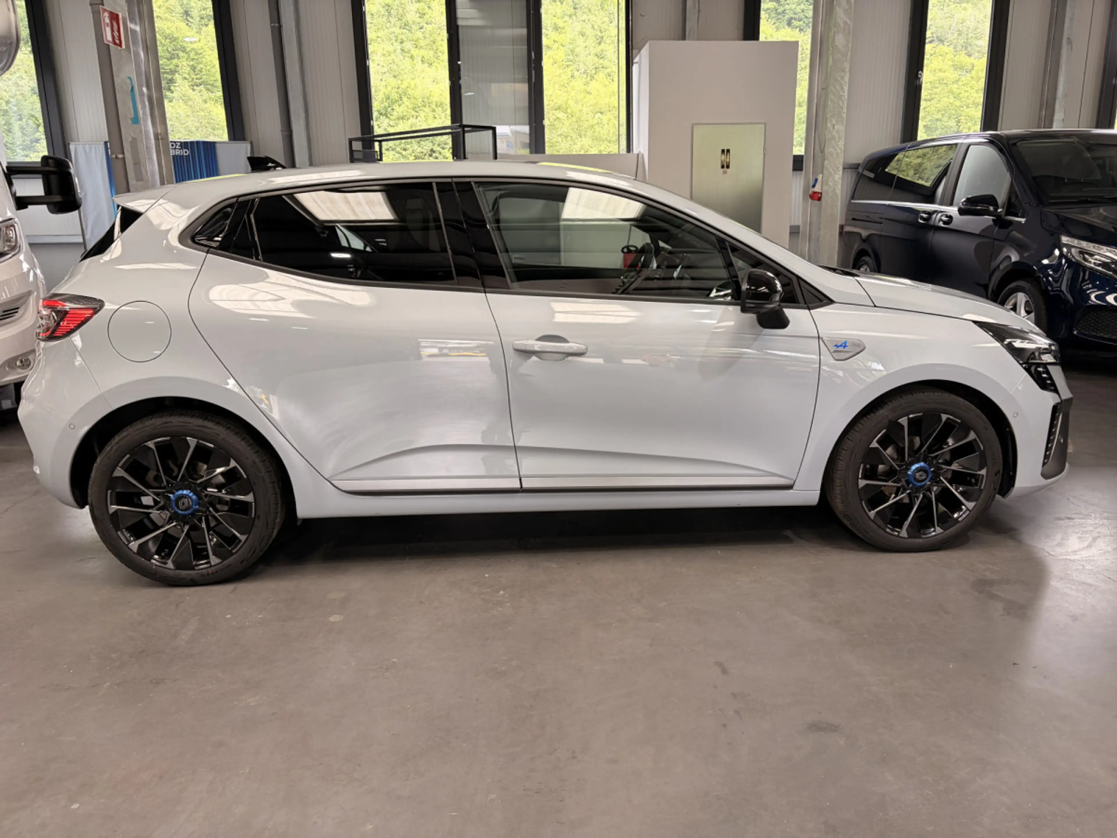 Renault Clio V 1.0 TCe Esprit Alpine — photo 2