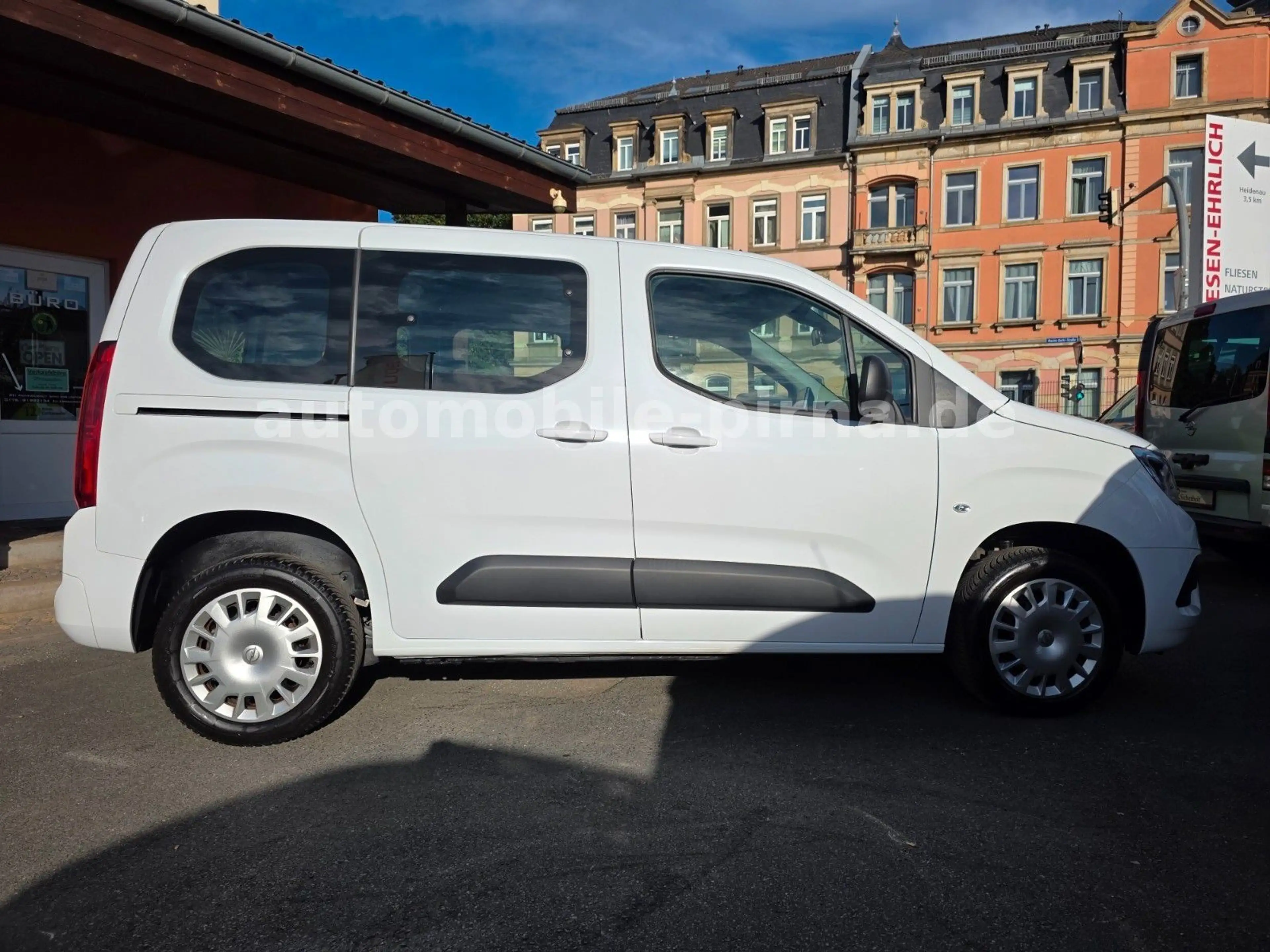 Opel Combo Life 1.2 Turbo 110PS 6G +CAM ***WENIG KM! — photo 4