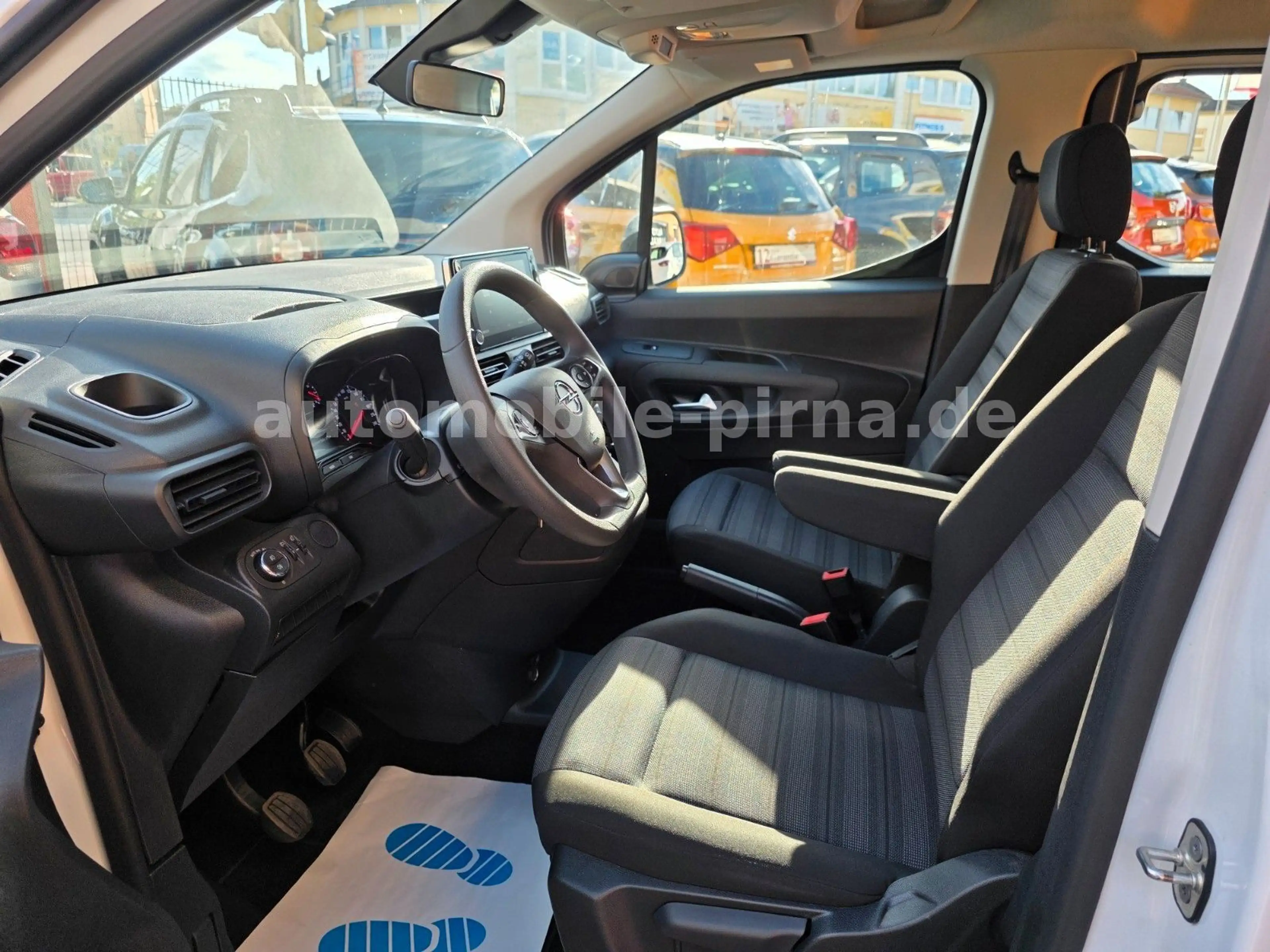 Opel Combo Life 1.2 Turbo 110PS 6G +CAM ***WENIG KM! — photo 9