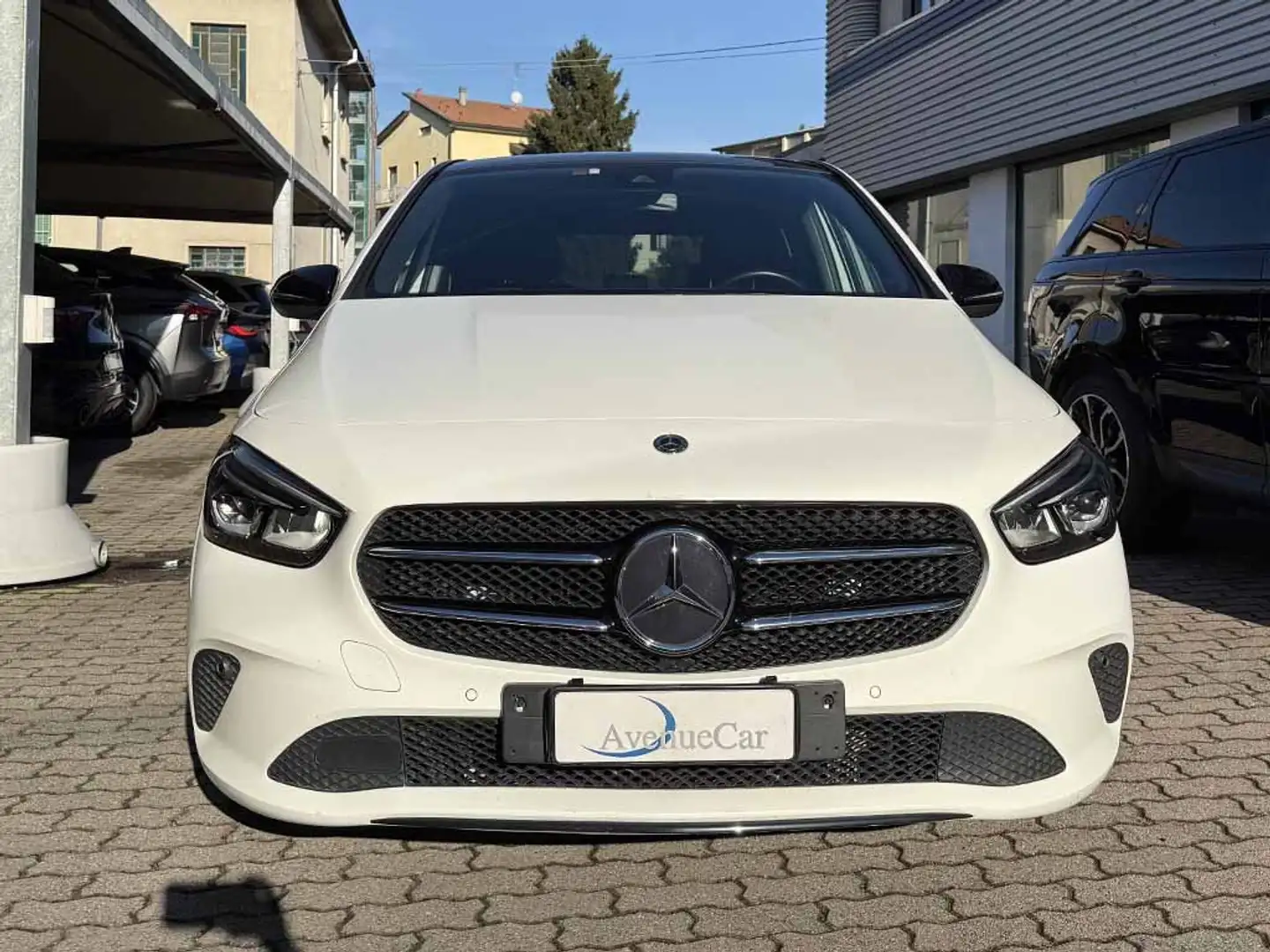 Mercedes-Benz B 180 Sport plus TETTO APRIBILE TELECAMERA POST. CARPLAY Weiß - 2