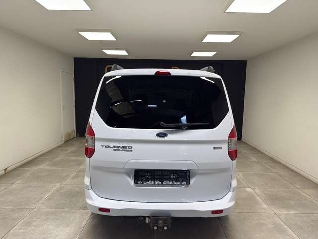 Ford Tourneo Courier — photo 7