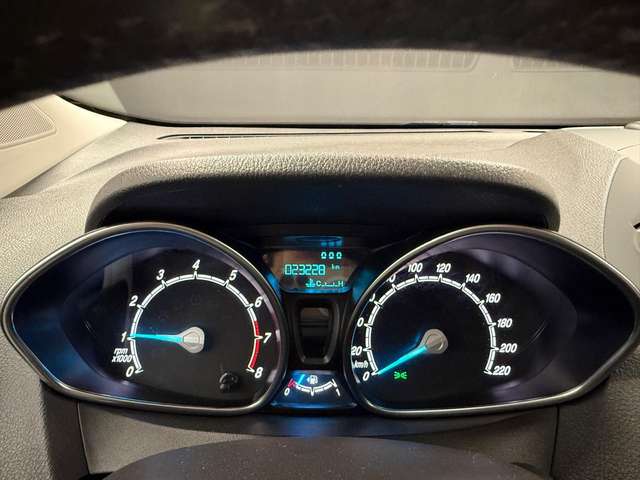 Ford Tourneo Courier — photo 16