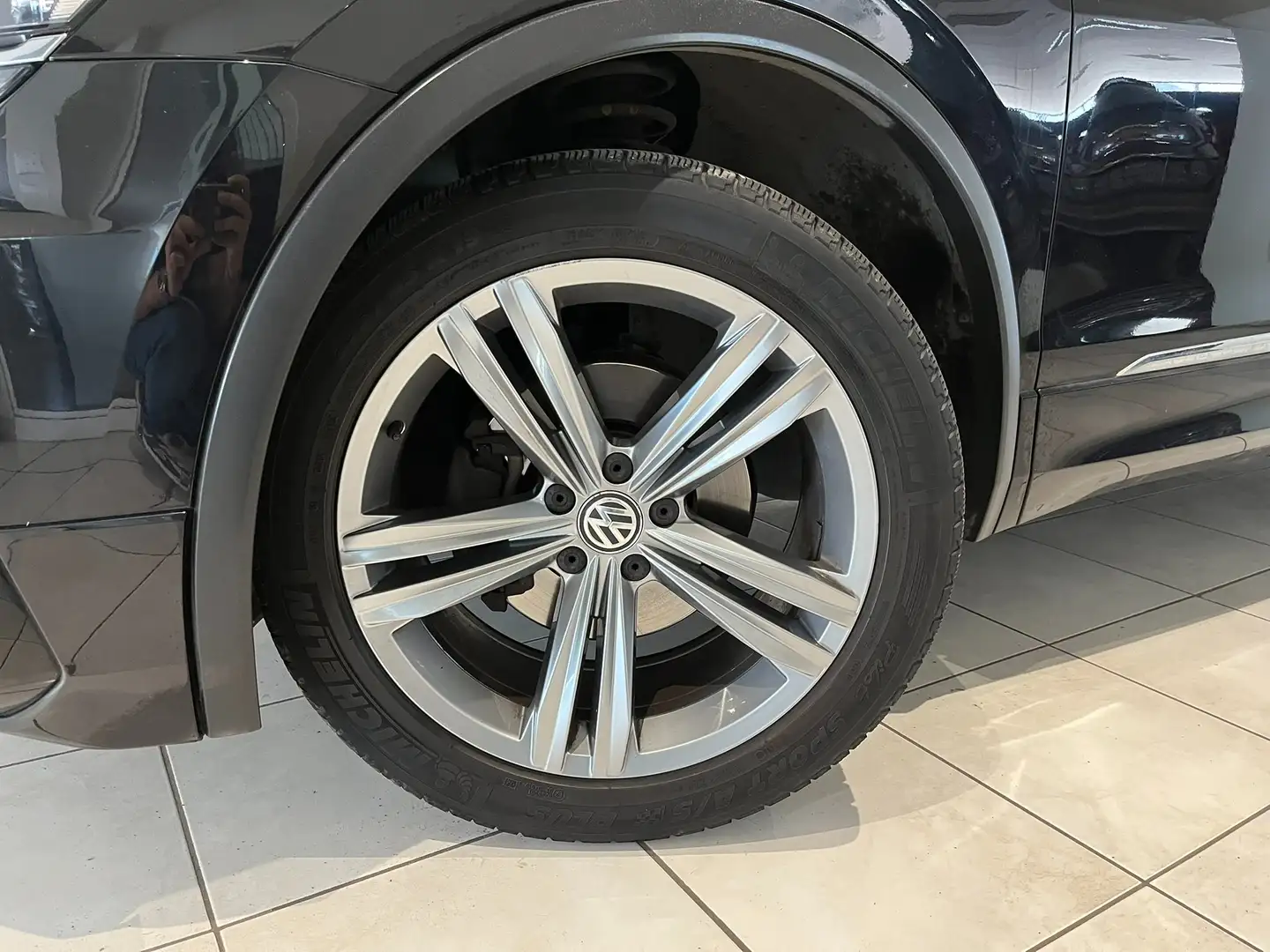 Volkswagen Tiguan 2.0TDi SCR 4Motion R-Line DSG Navi/CRuise/Carplay Nero - 2