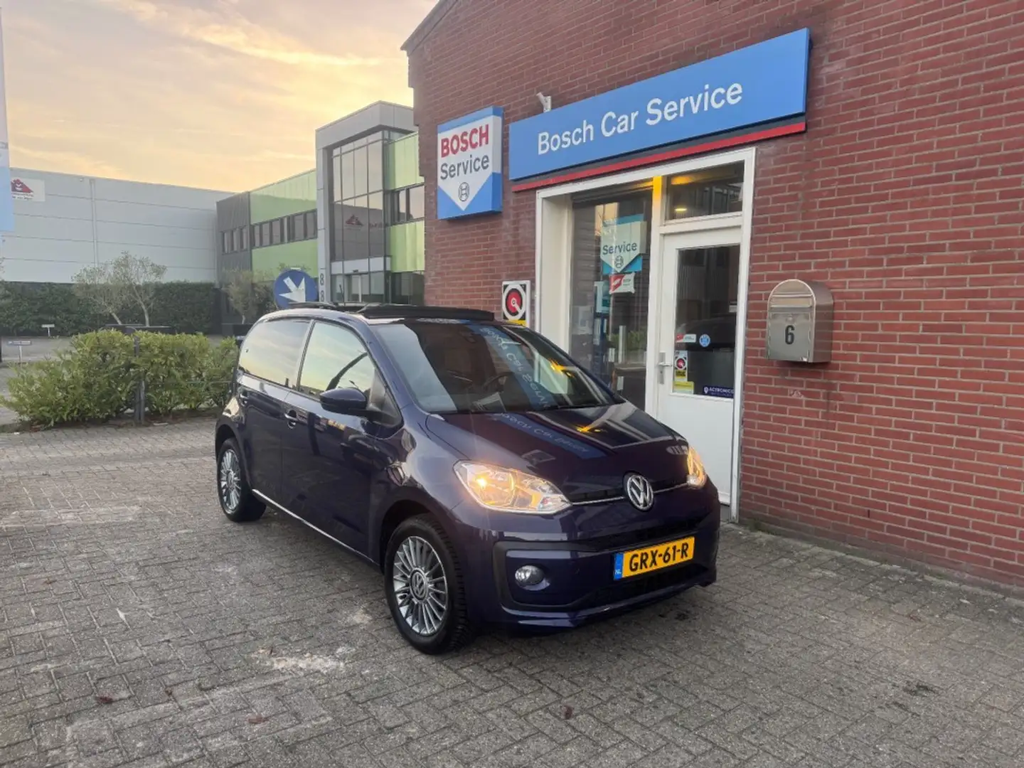 Volkswagen up! 1.0 55kW 5drs High Up! Aut. Panoramadak-Camera-Sto Bleu - 1