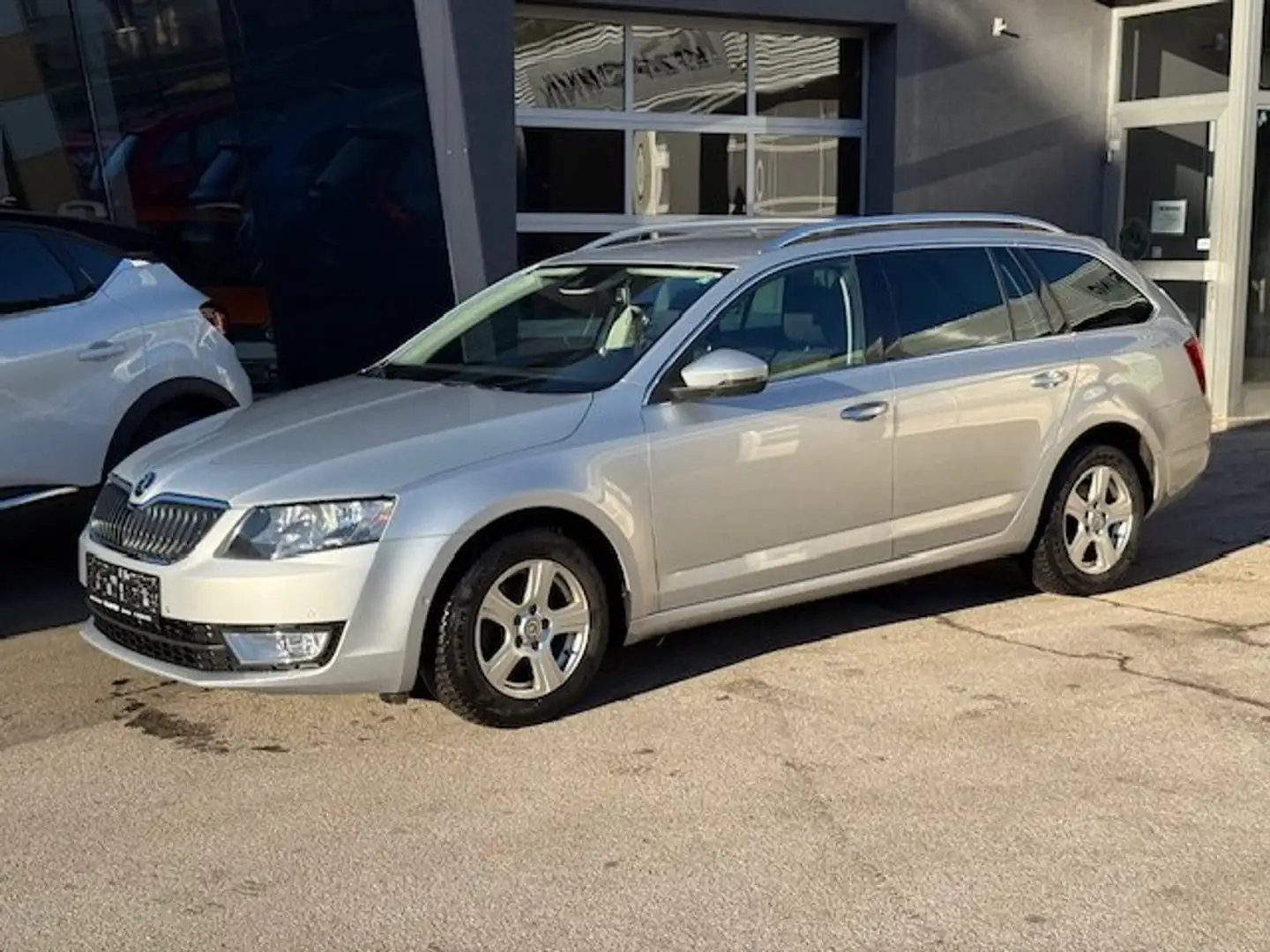 Skoda Octavia Elegance 4x4 Silber - 2
