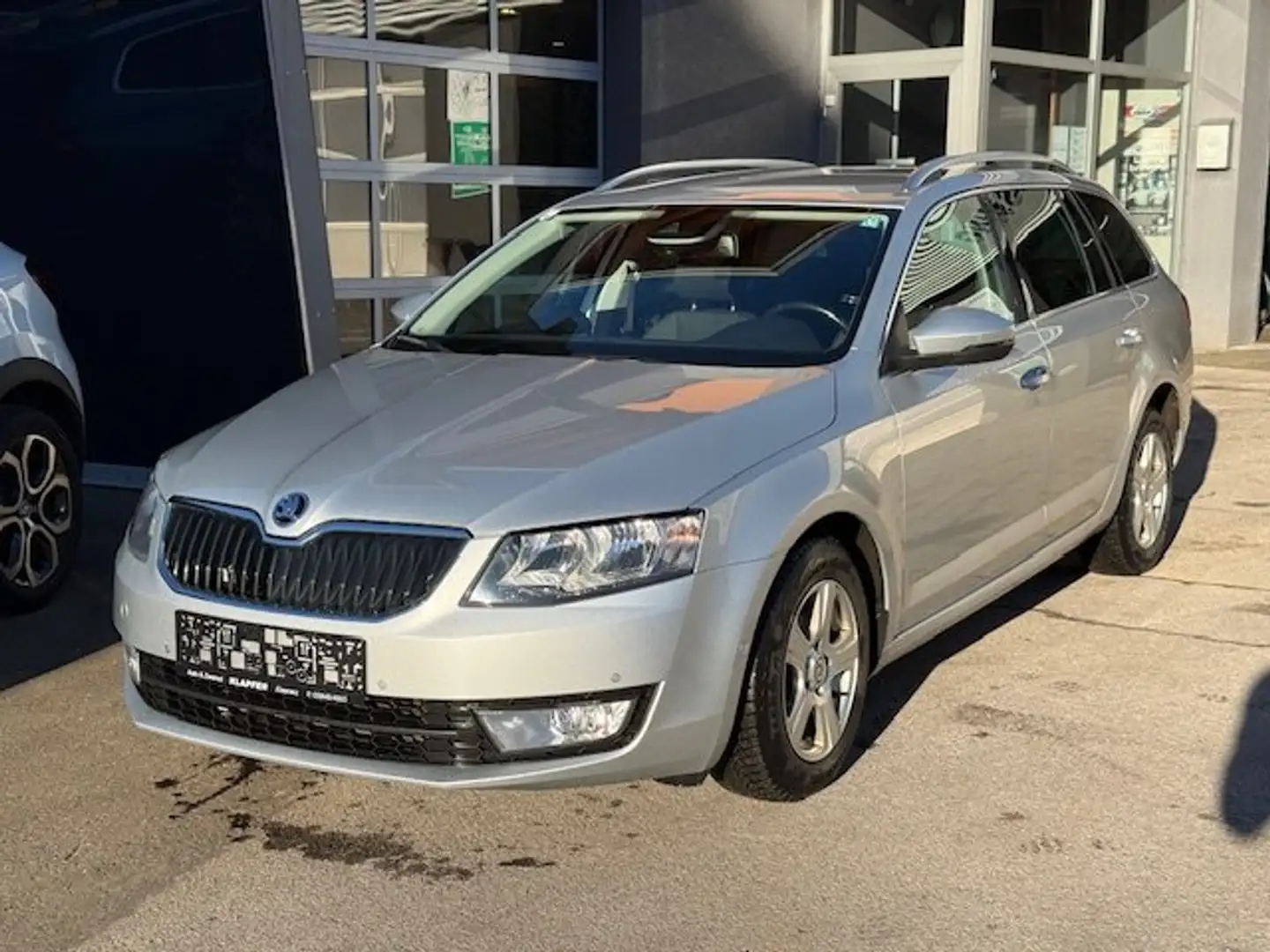 Skoda Octavia Elegance 4x4 Silber - 1