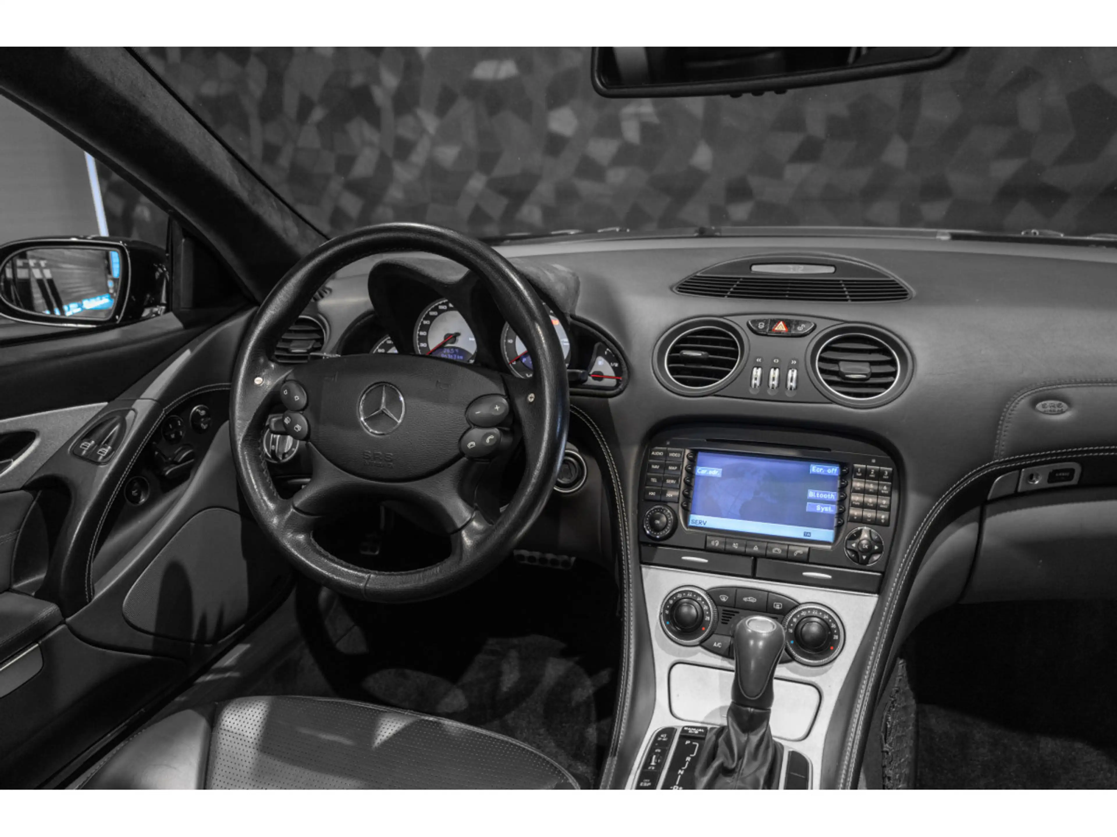 Mercedes-Benz SL 65 AMG CABRIOLET 6.0L V12 — photo 9