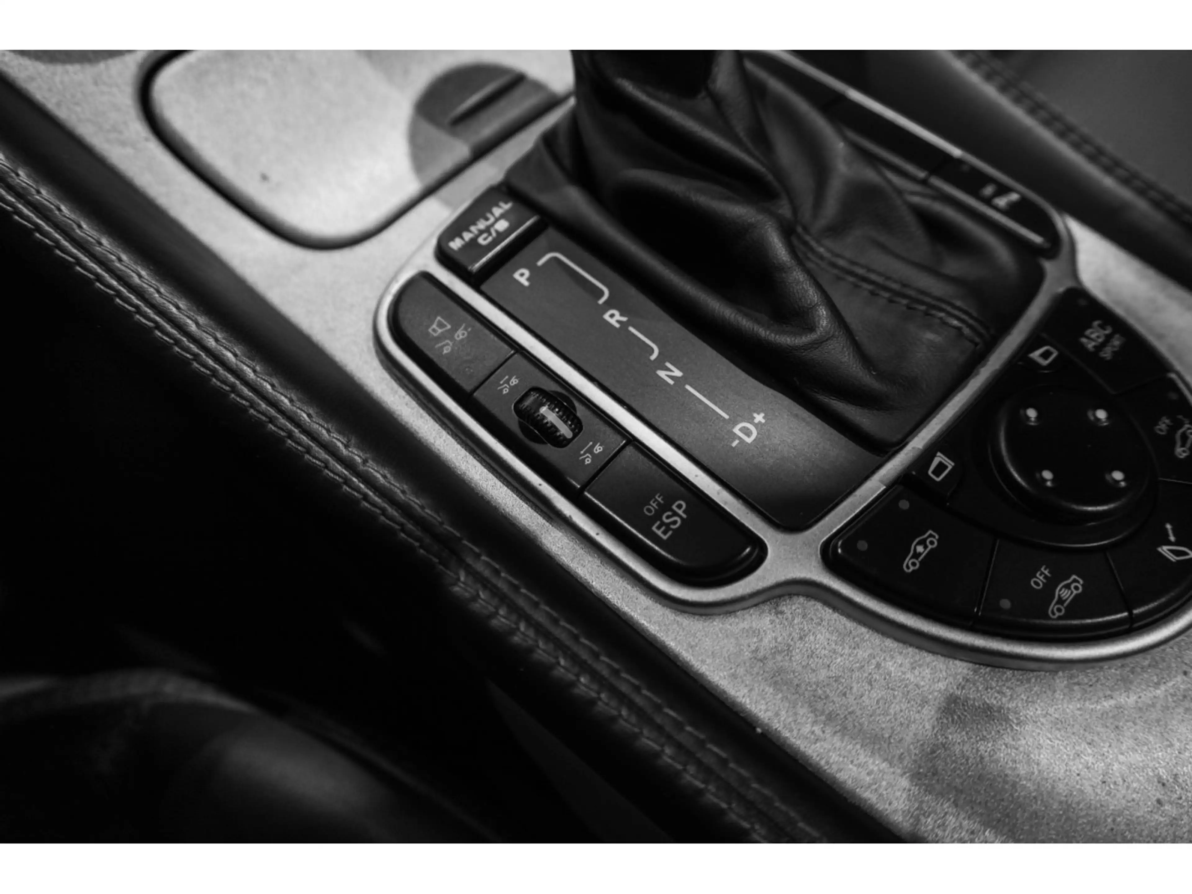 Mercedes-Benz SL 65 AMG CABRIOLET 6.0L V12 — photo 14