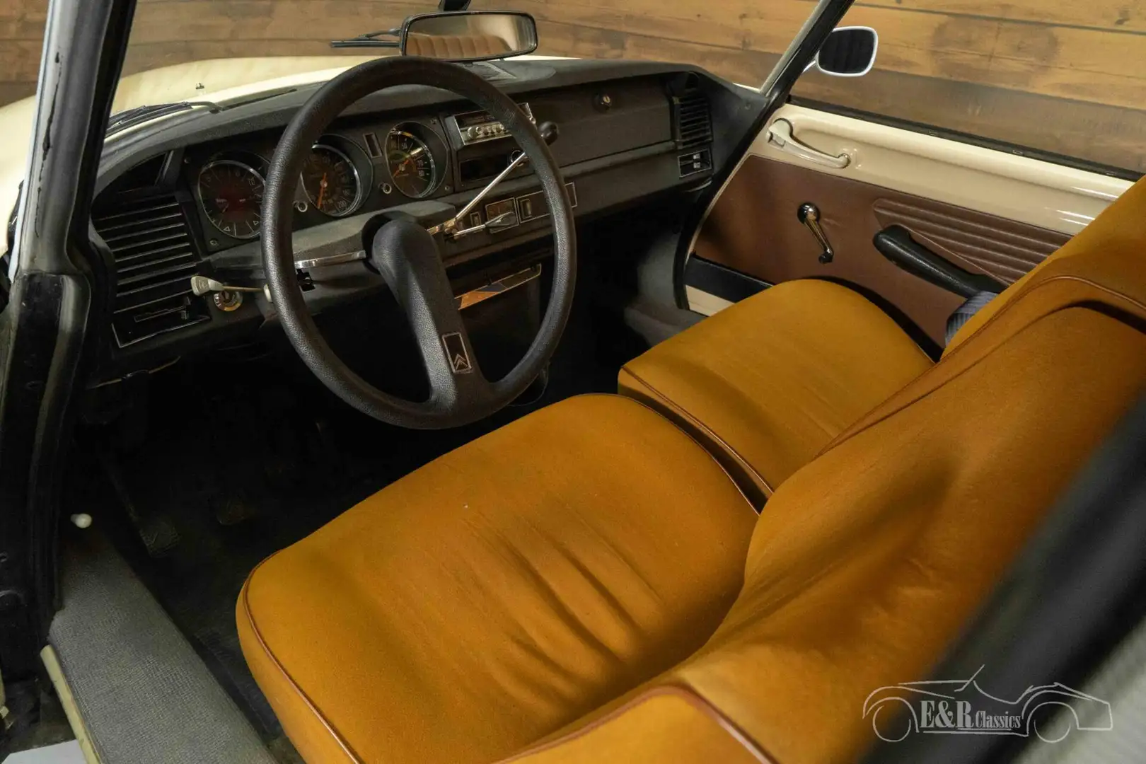Citroen DS Sedan Beige - 2