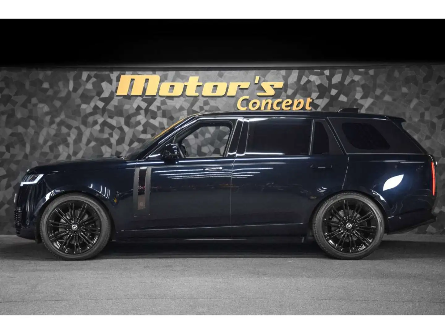 Land Rover Range Rover SV P530 4.4 V8 LWB Zwart - 2